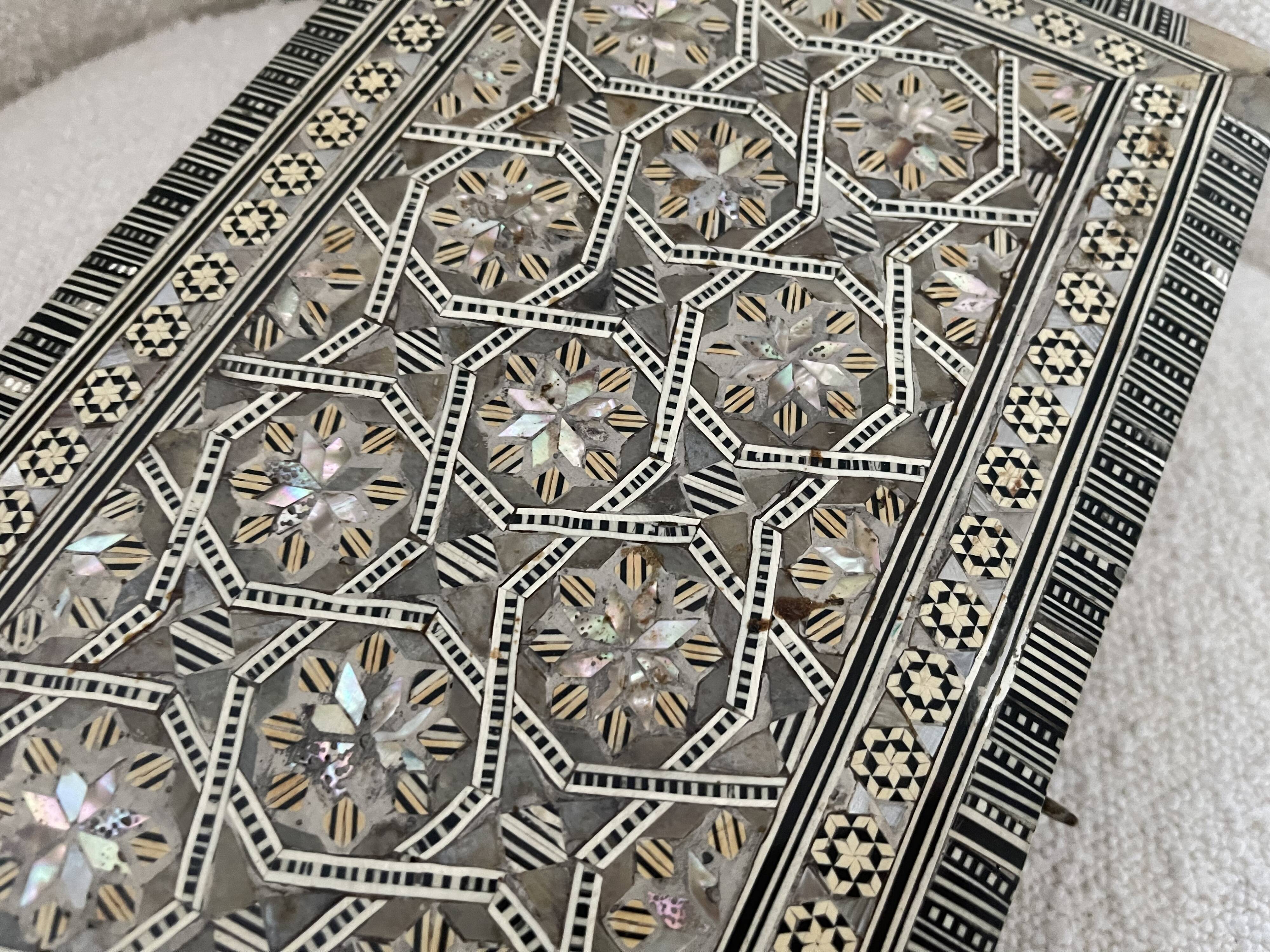 Boîte à bijoux bois et nacre