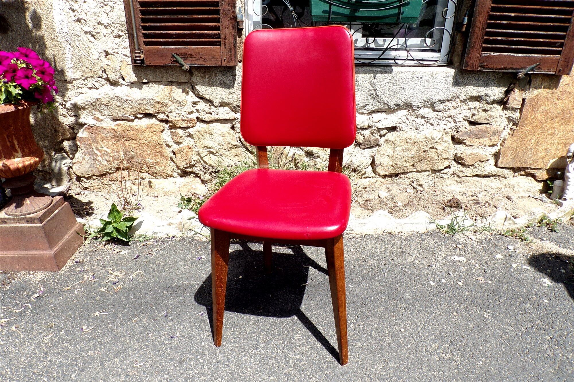Lot of 6 vintage red skai chairs