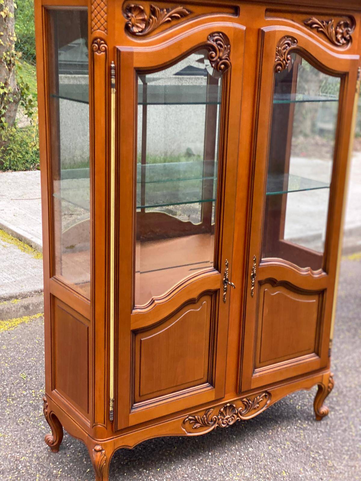 Louis XV display cabinet in solid wood