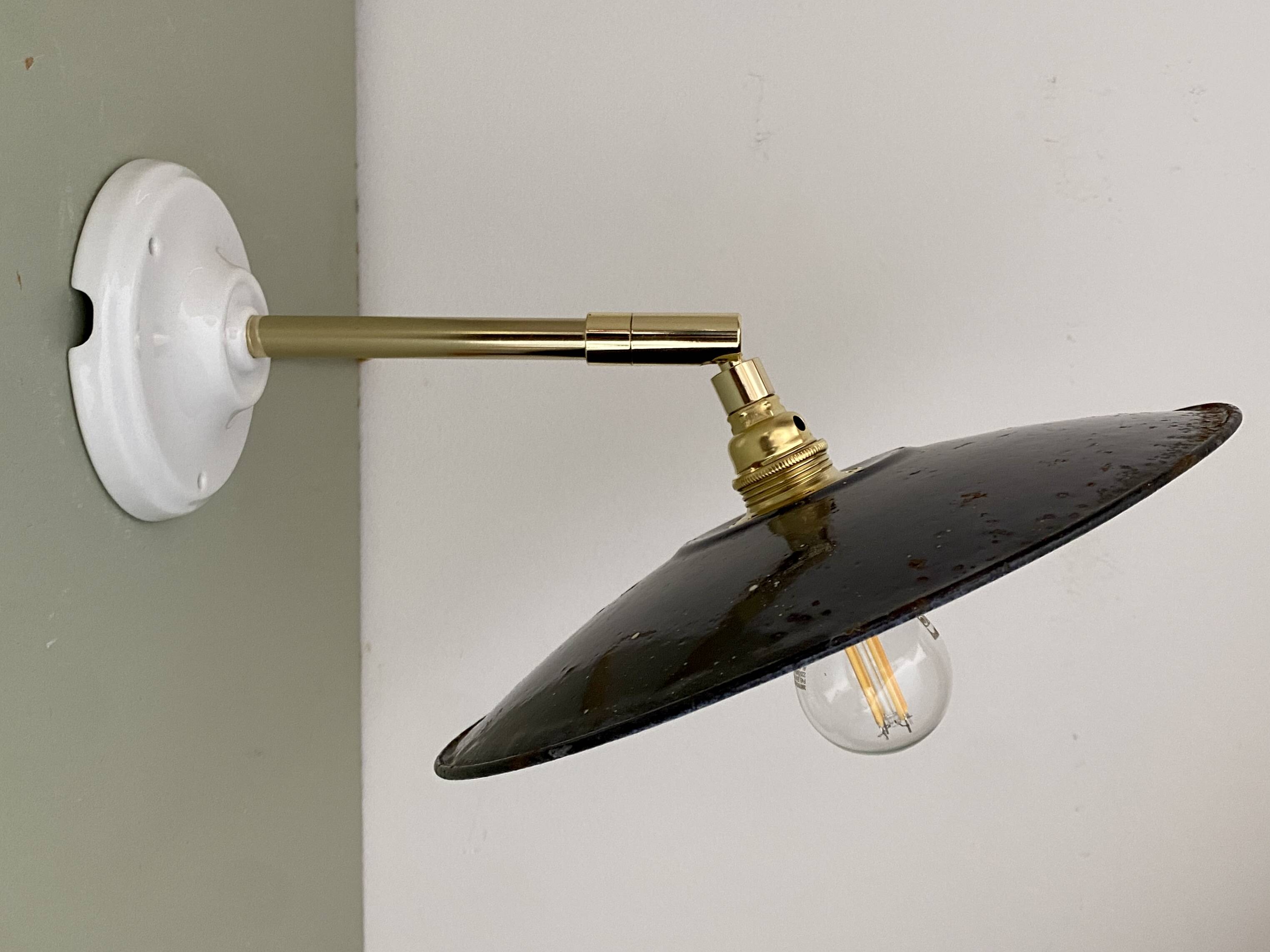 Vintage lampshade wall light in enamelled sheet metal (ref 2)