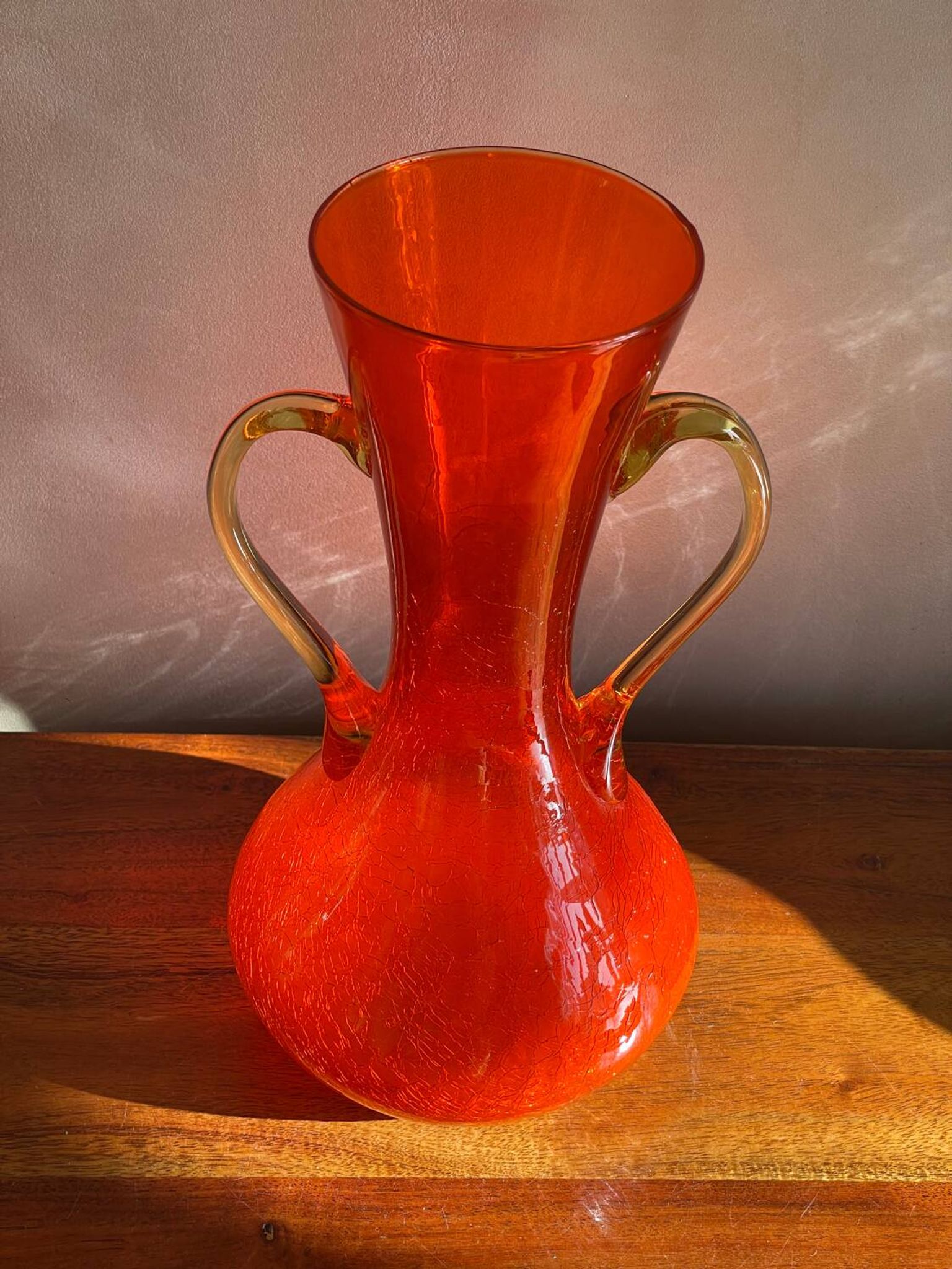 Vase en verre craquelé