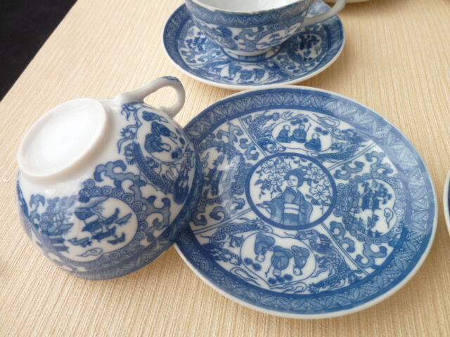 Set of 6 small tea cups or coffee made of Japanese porcelain