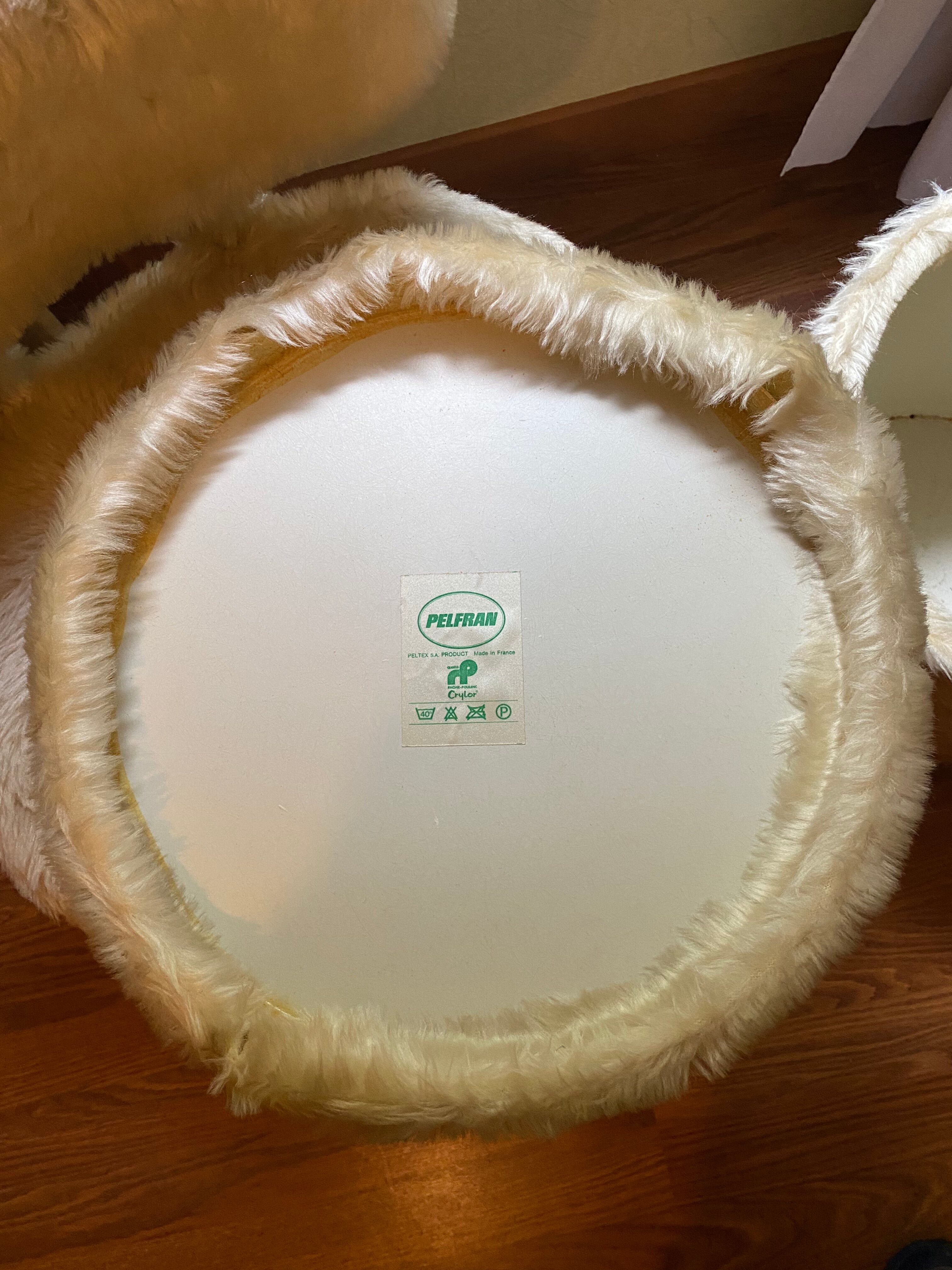 Lot 2 chaises et un pouf Pelfran