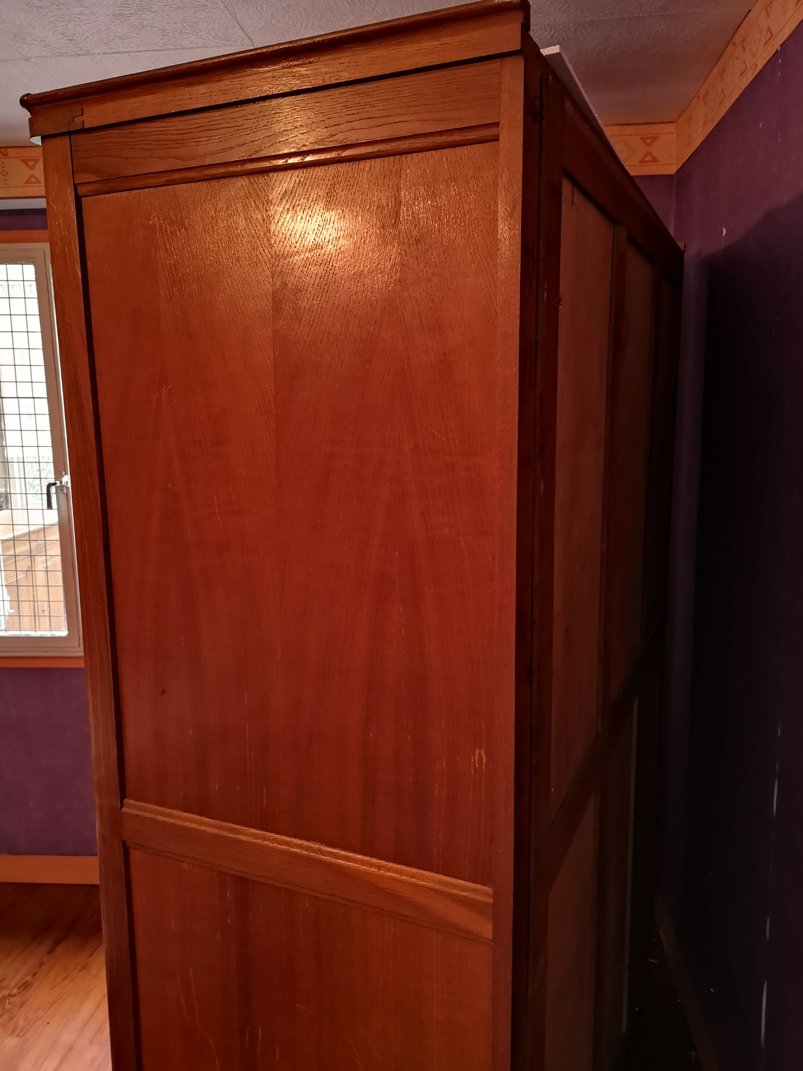 Foot compass vintage cupboard