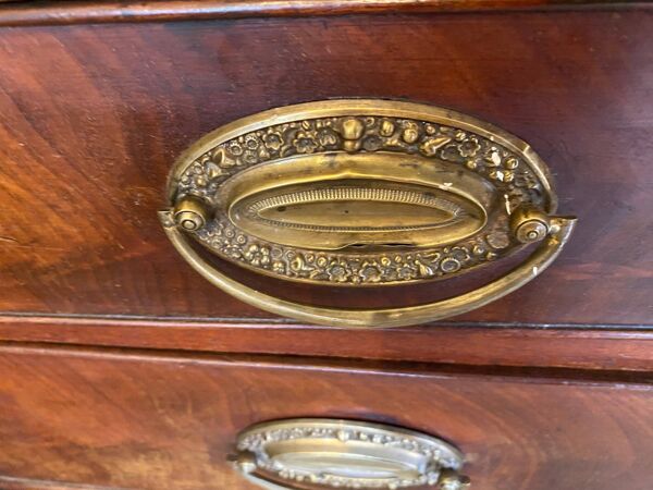 Bureau scriban anglais xixeme acajou avec tiroirs ferrures bronze boutons en os