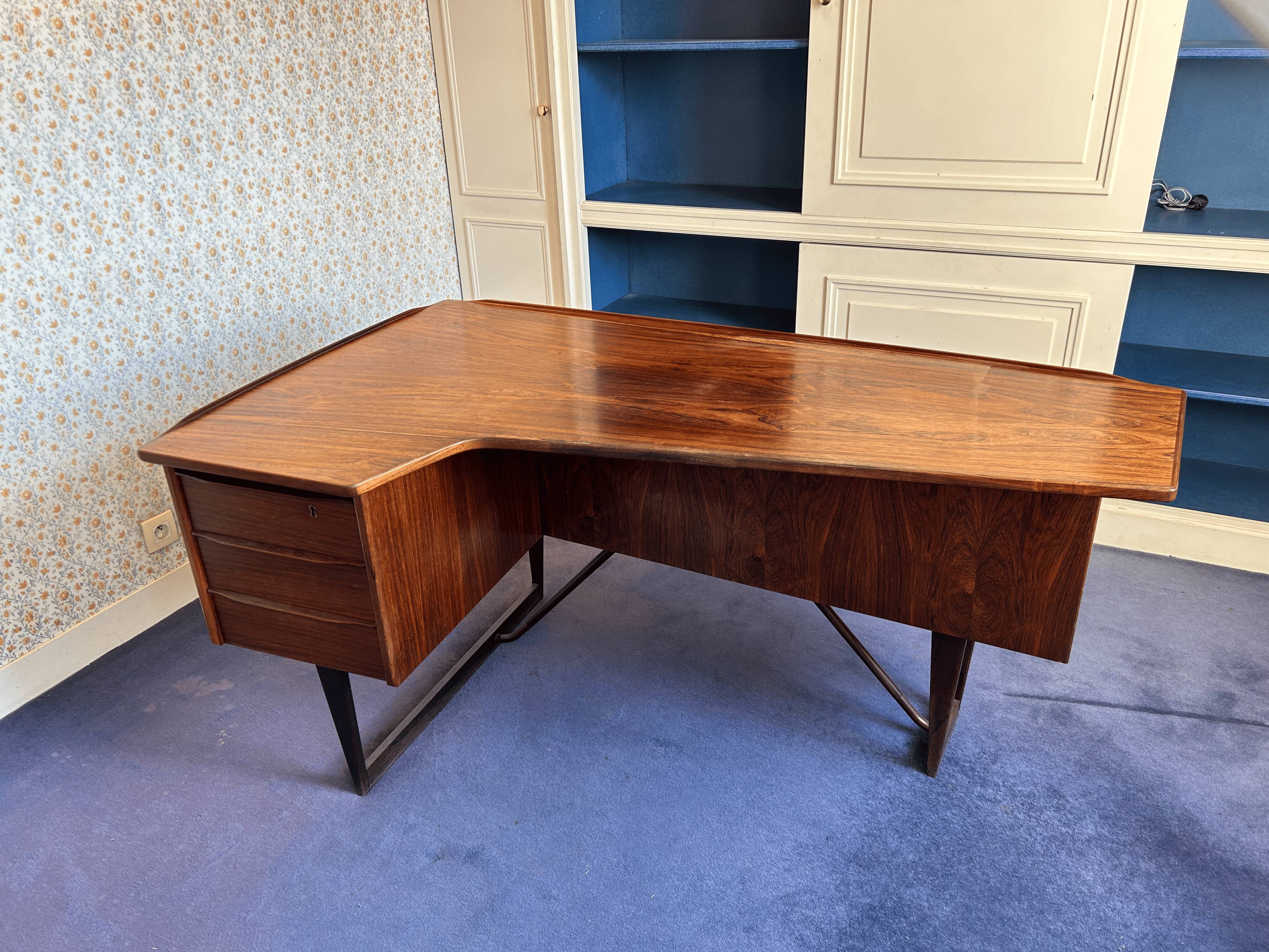 Bureau scandinave vintage en bois façon palissandre, années 60/70