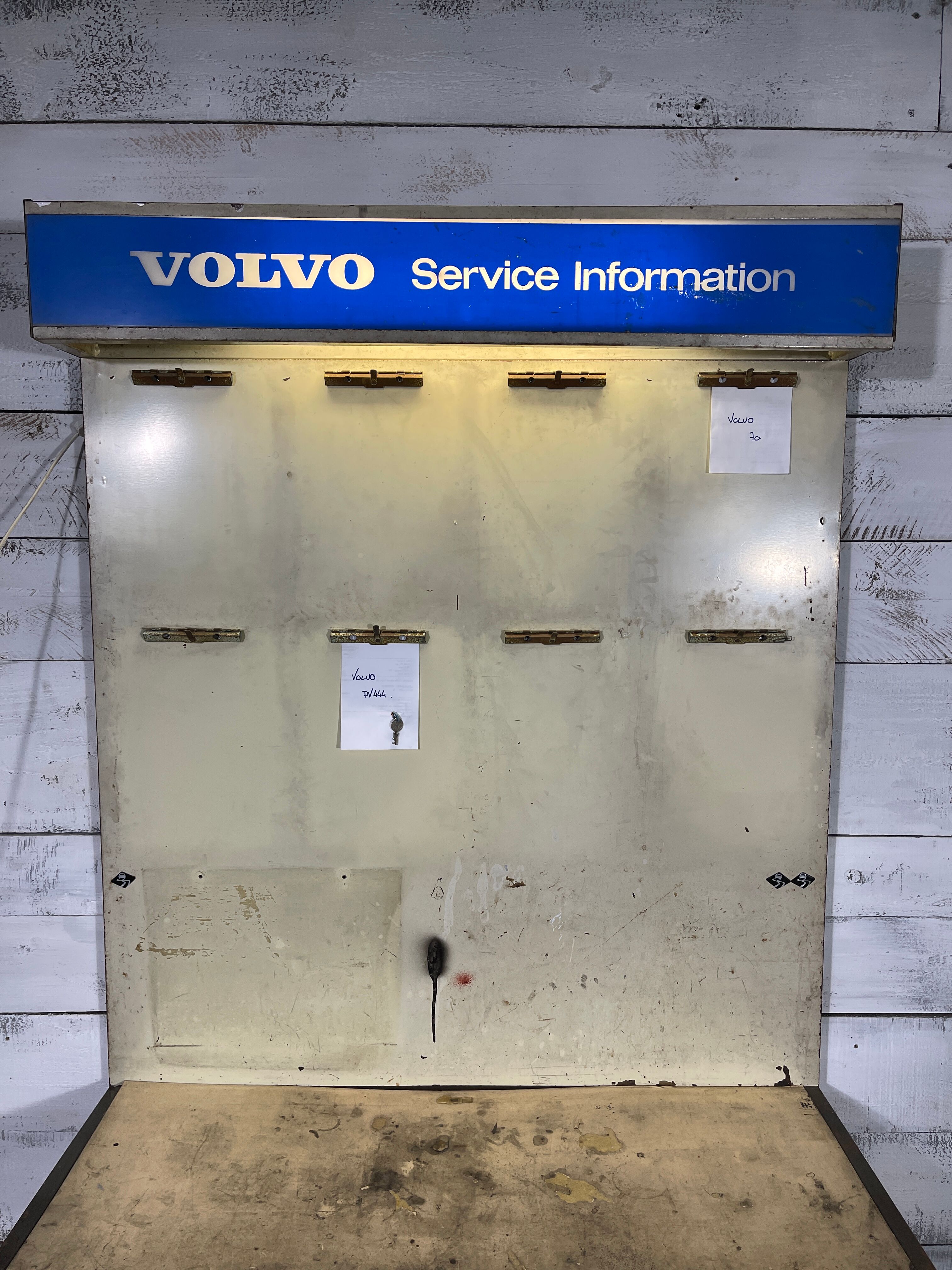 Meuble d’atelier Volvo