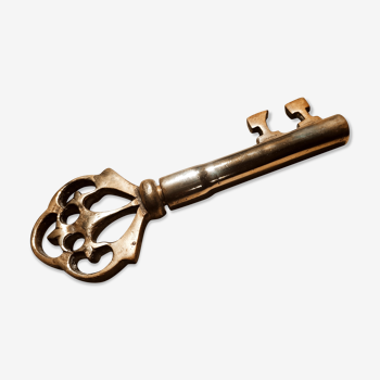 Solid brass cork key