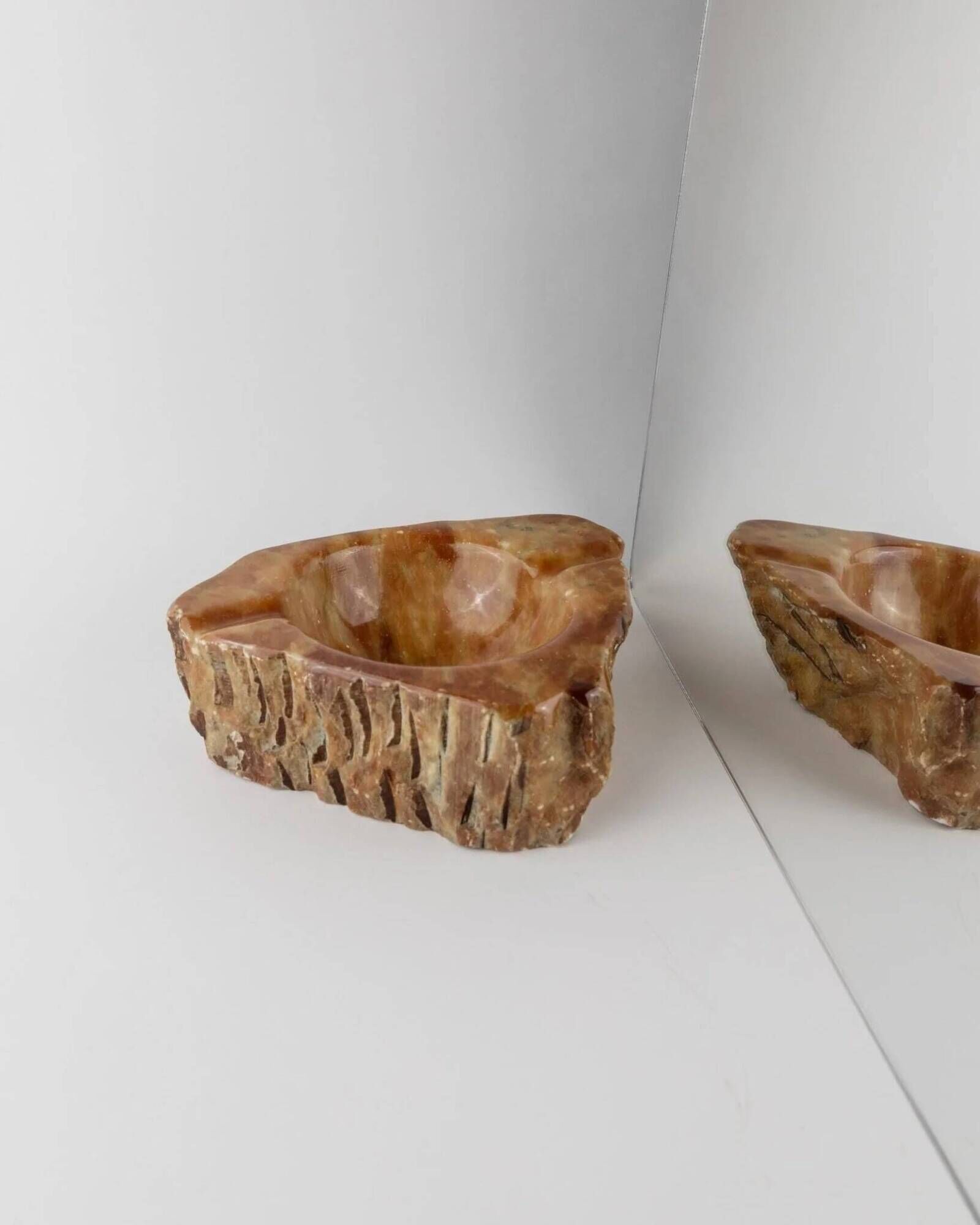 Large vintage ashtray in alabaster - handmade in stone - Italy 1960s - table decoration, unique gift idea, smoking accessories