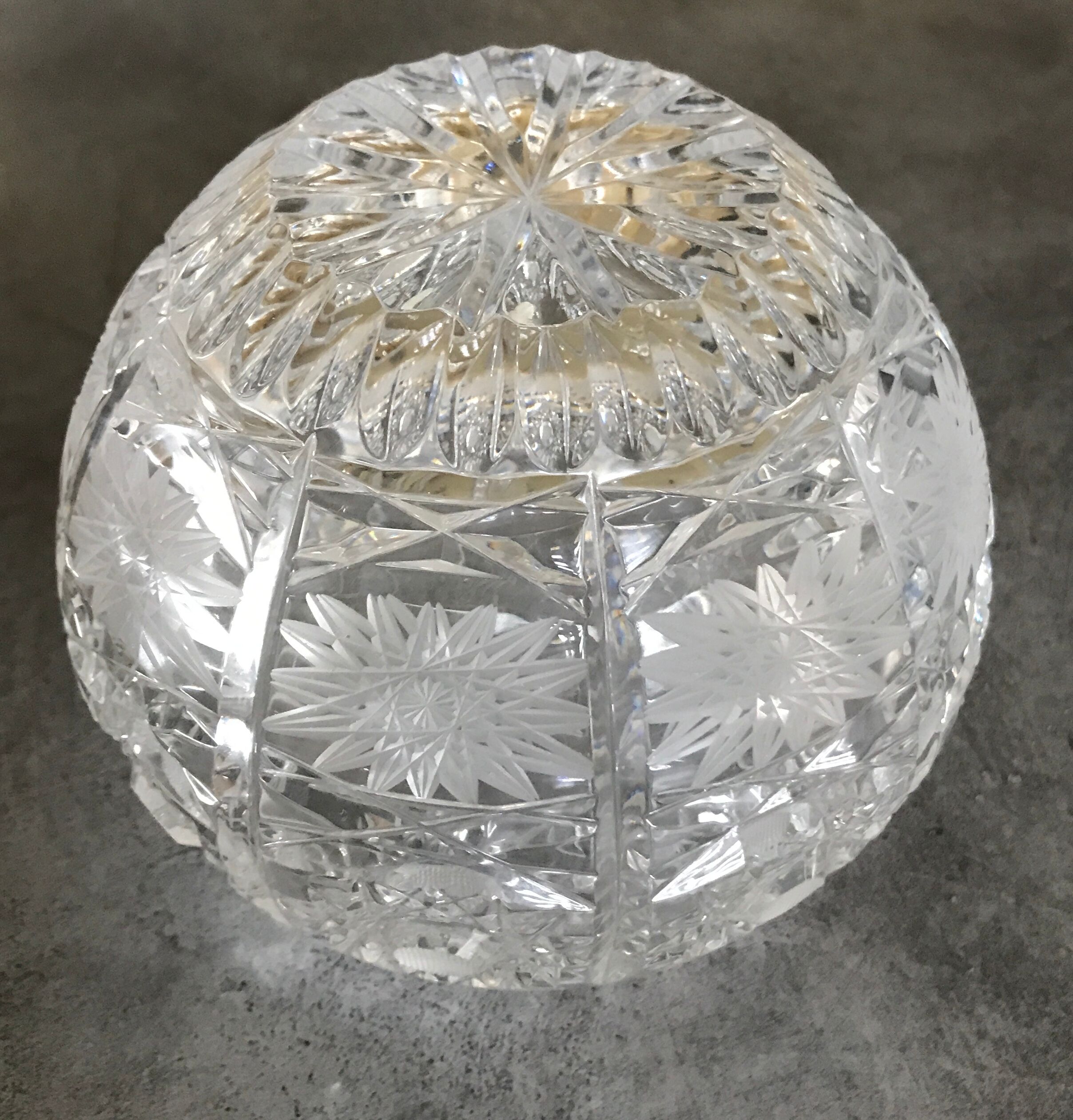 Vase crystal ball schonborner bleikristall germany floral motifs