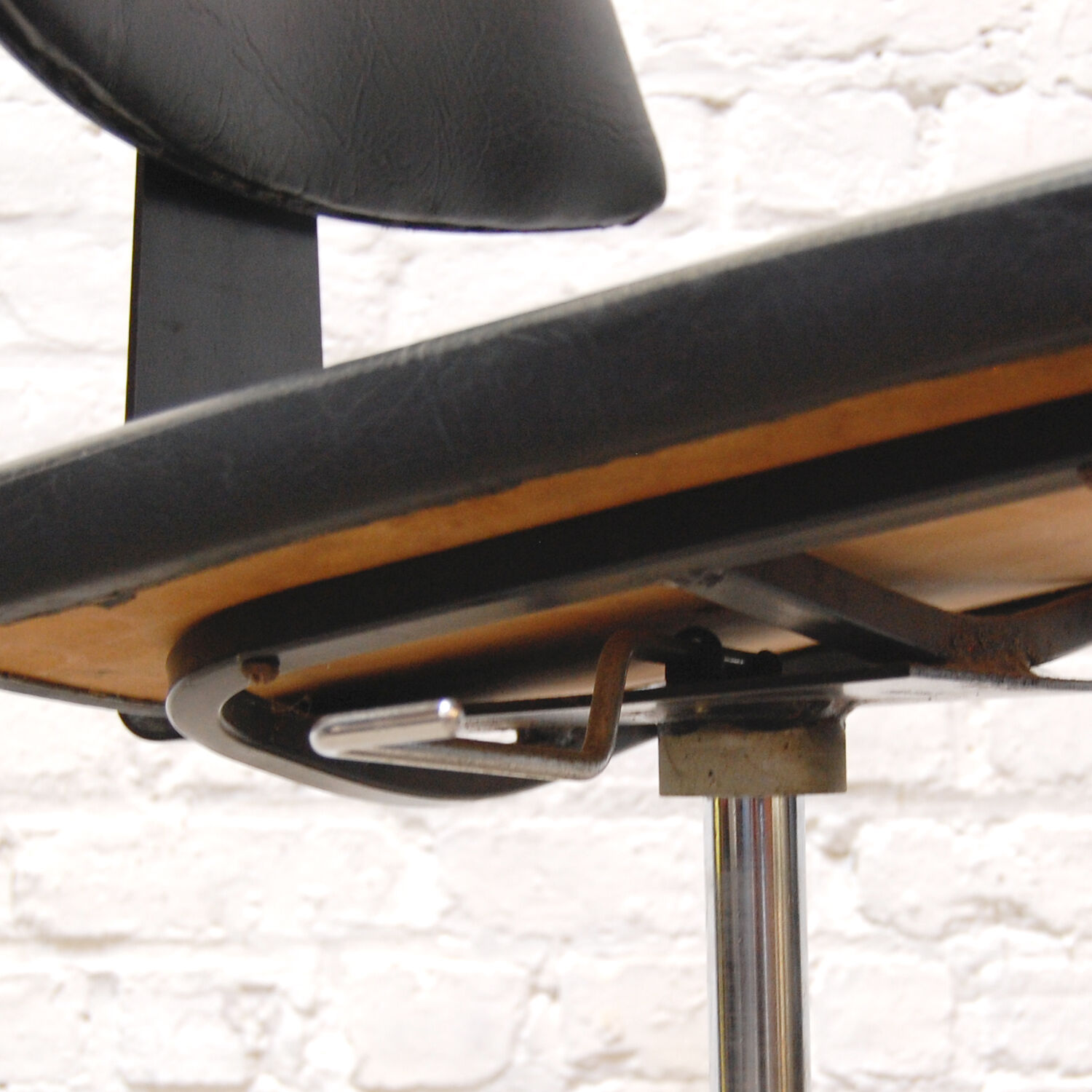 Fauteuil de bureau modèle "Dactylo"  Style Guariche Meurop
