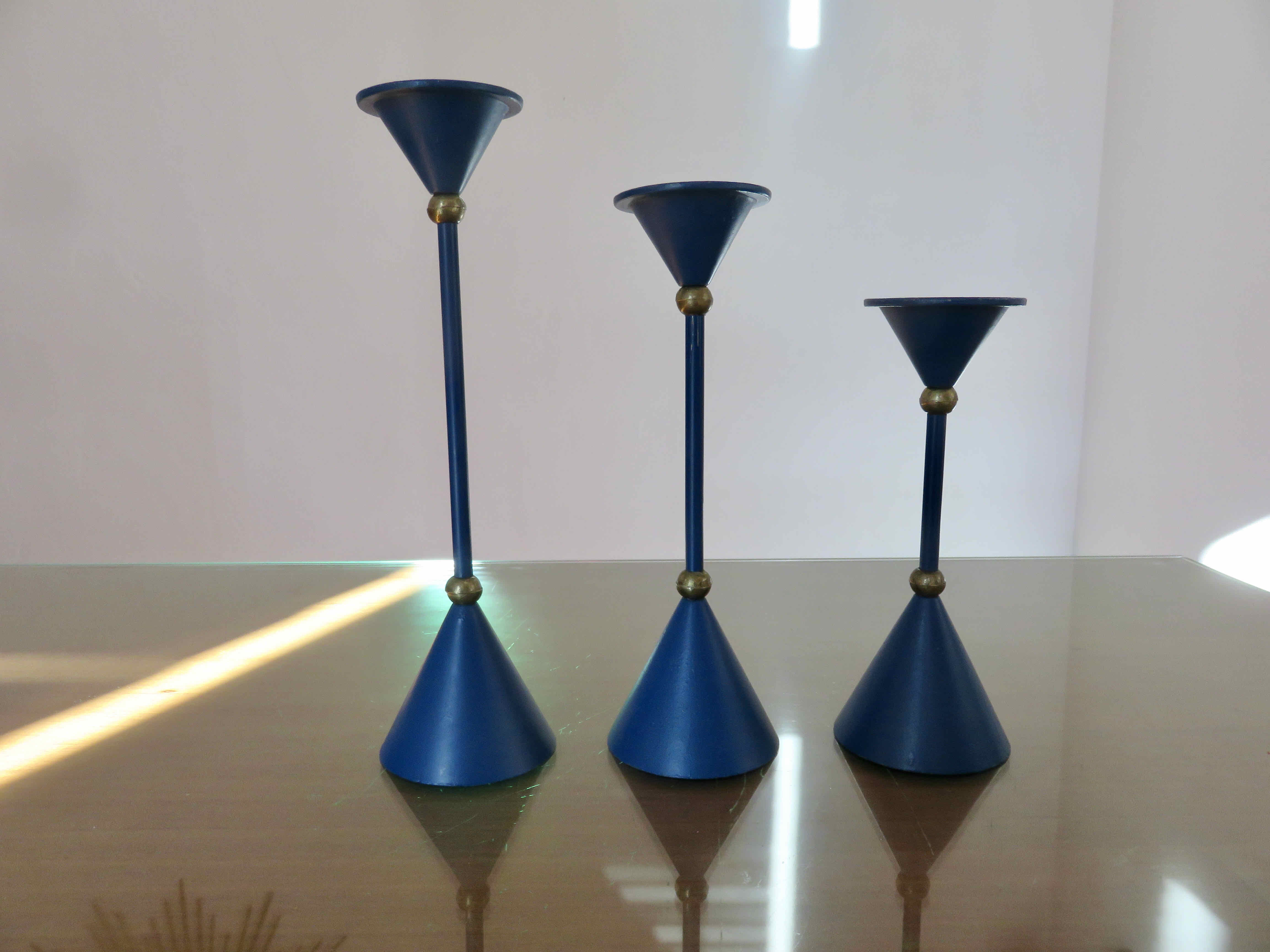 3 modernist Scandinavian candlesticks in blue lacquered metal and brass 60s 70s