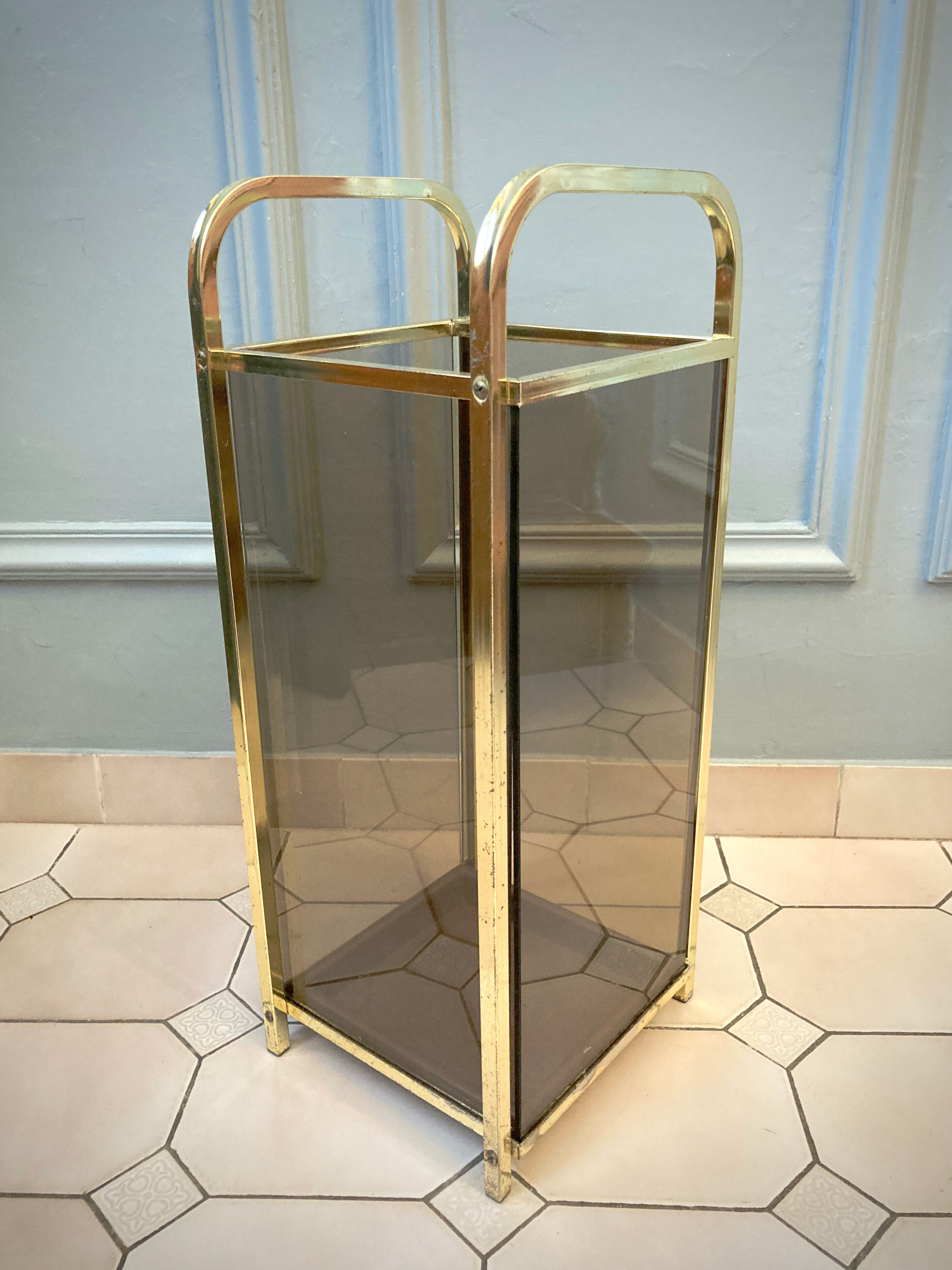 Vintage umbrella holder