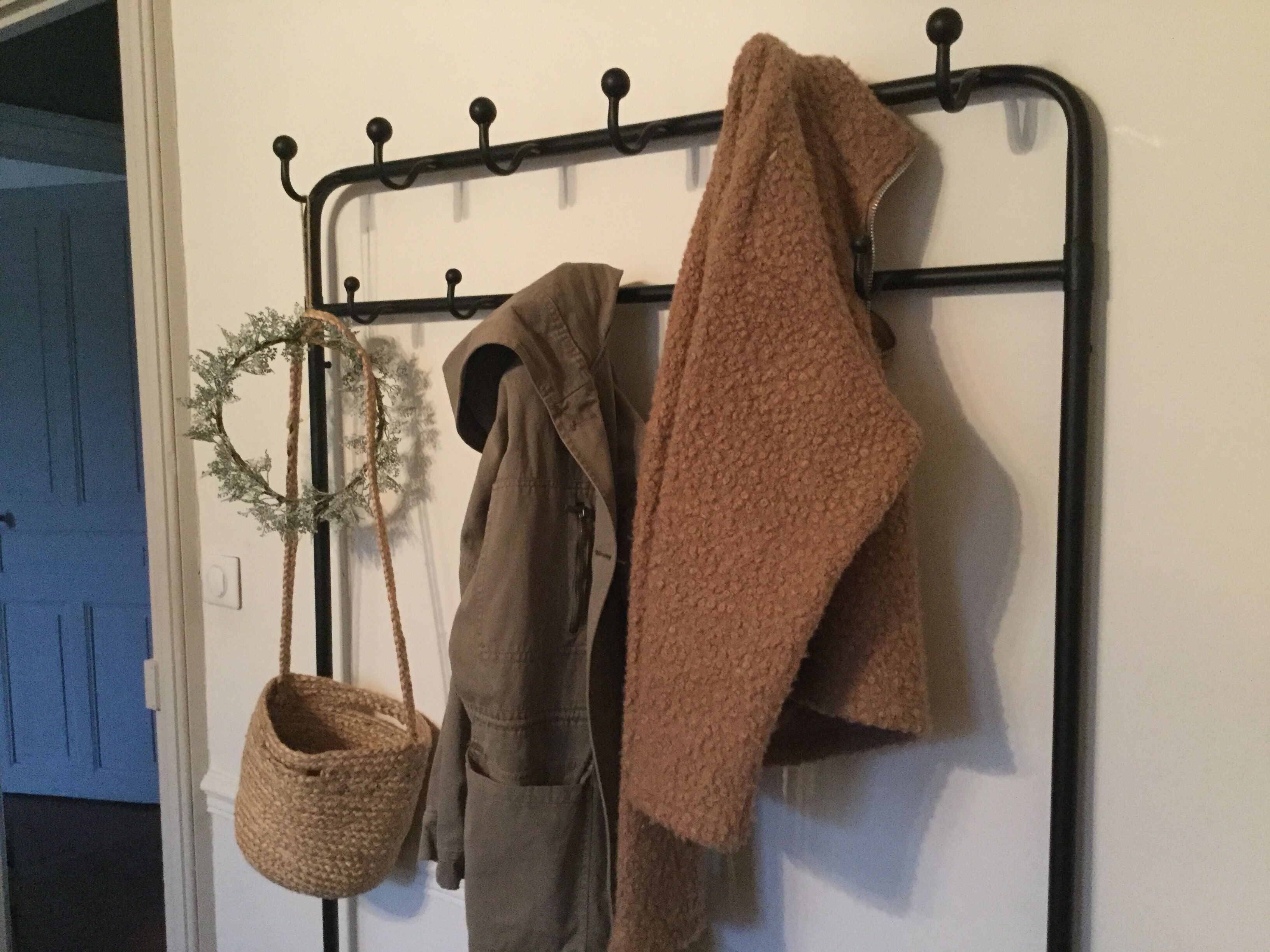 Coat holder