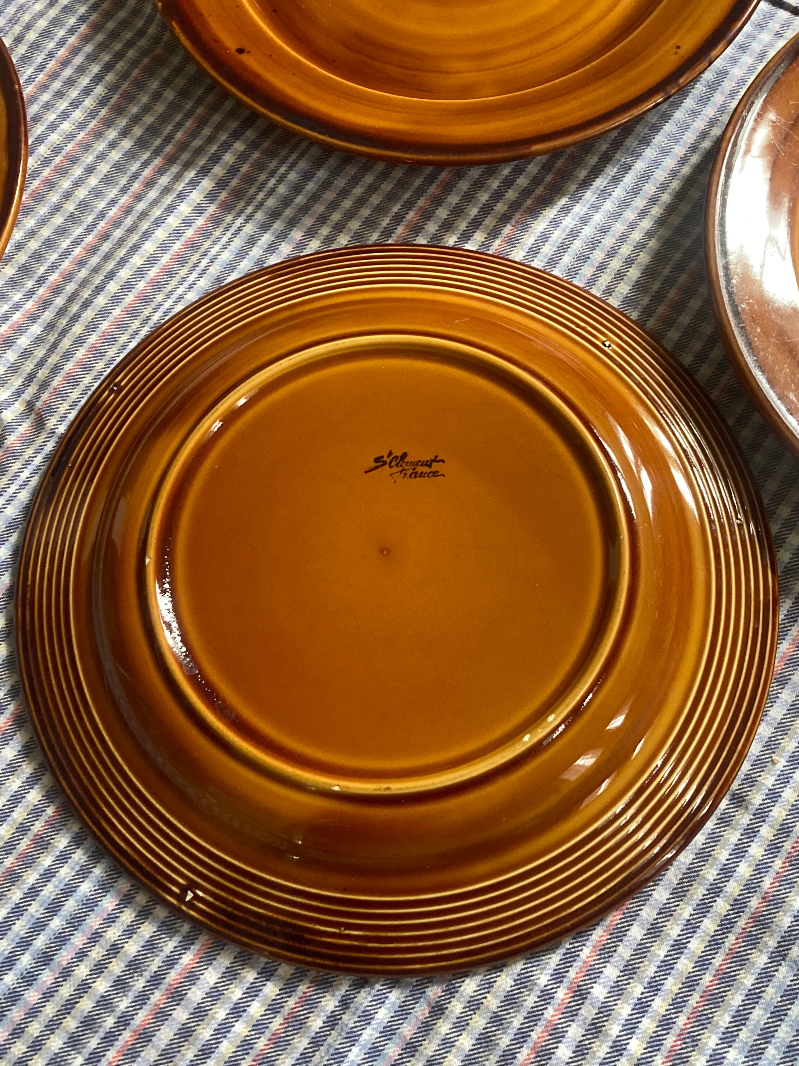 7 flat plates in earthenware Saint Clément vintage brown