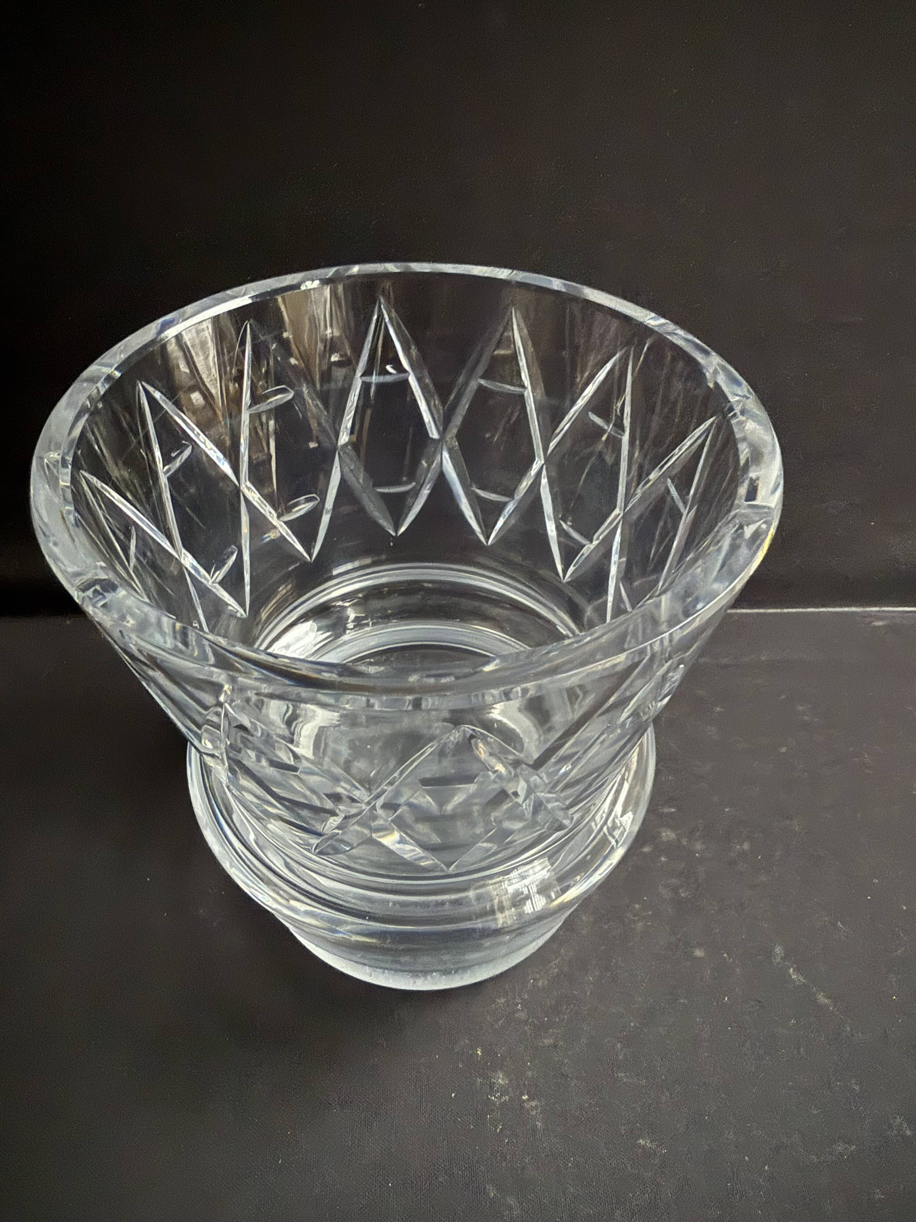 Baccarat vase shape 3068 - Art deco
