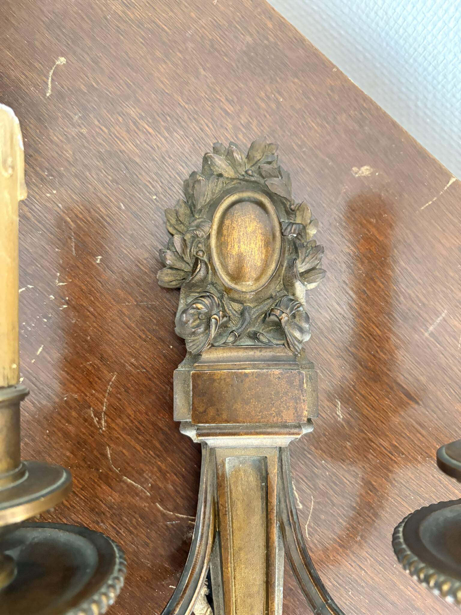 Antique Pair of Gilded Bronze Wall Lights Empire Louis XVI Acanthus Leaf 19th Century