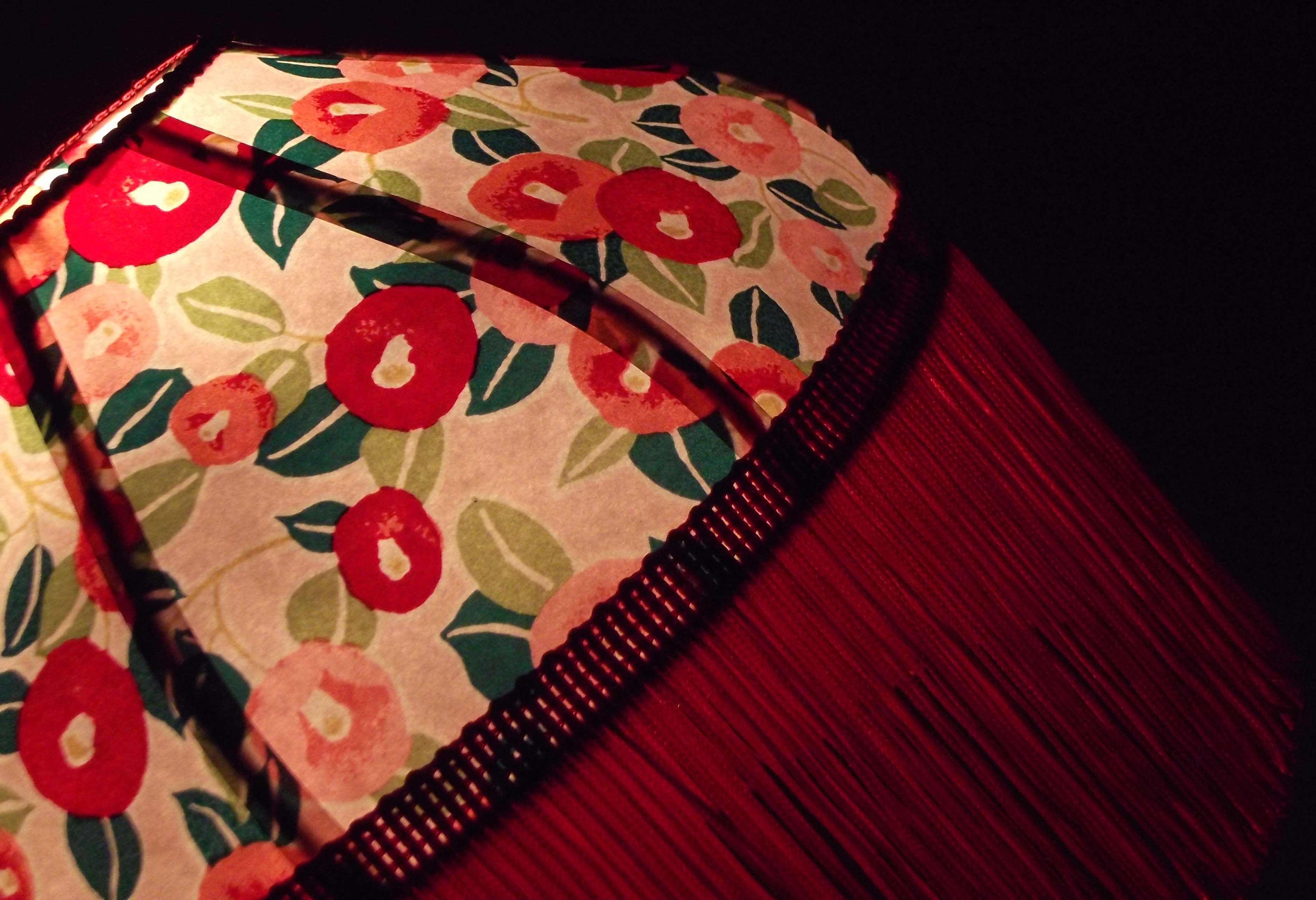 Japanese fringe paper lamp "Petula"