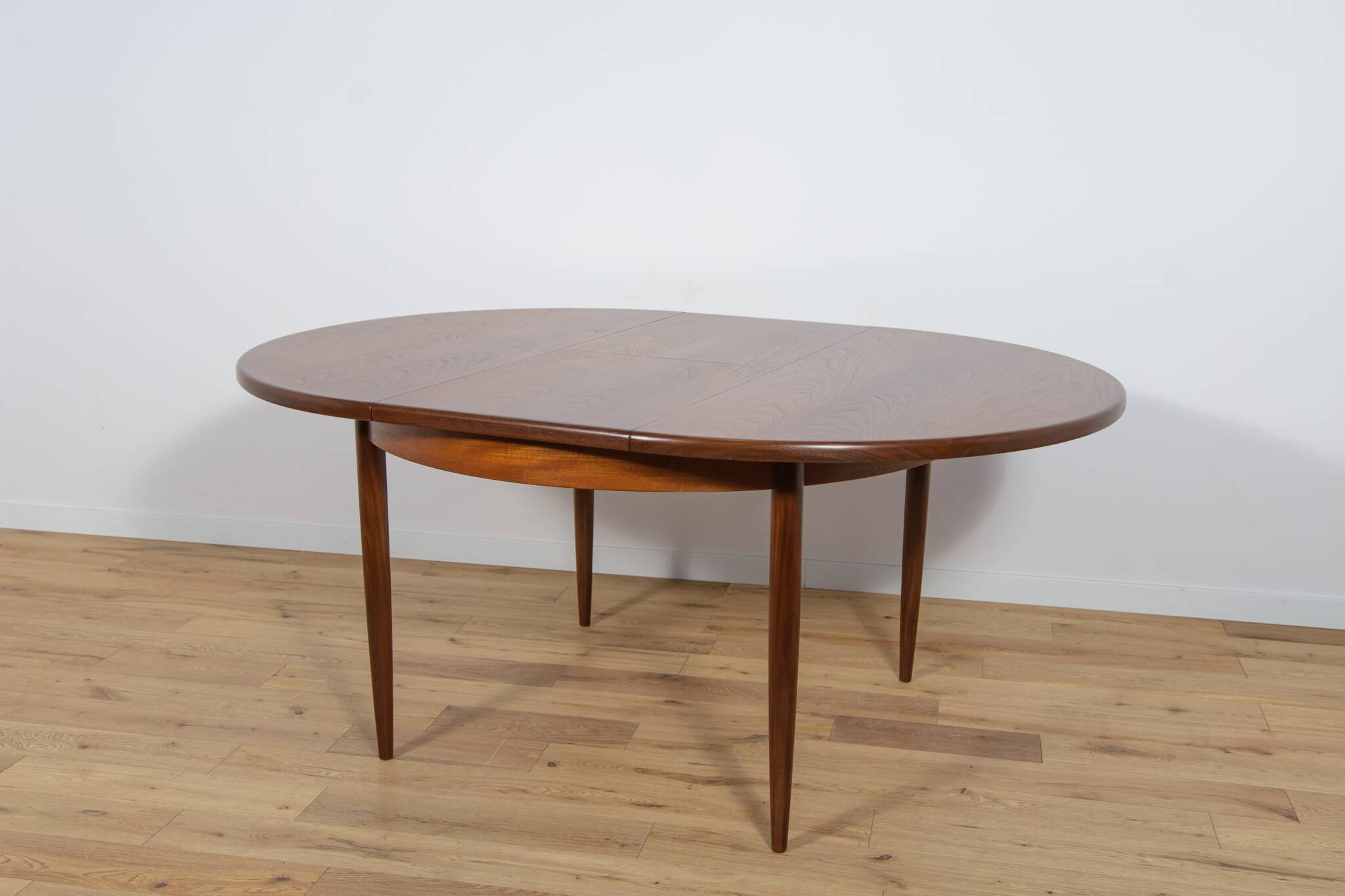 Mid-century teak round fresco dining table from g-plan, 1960s