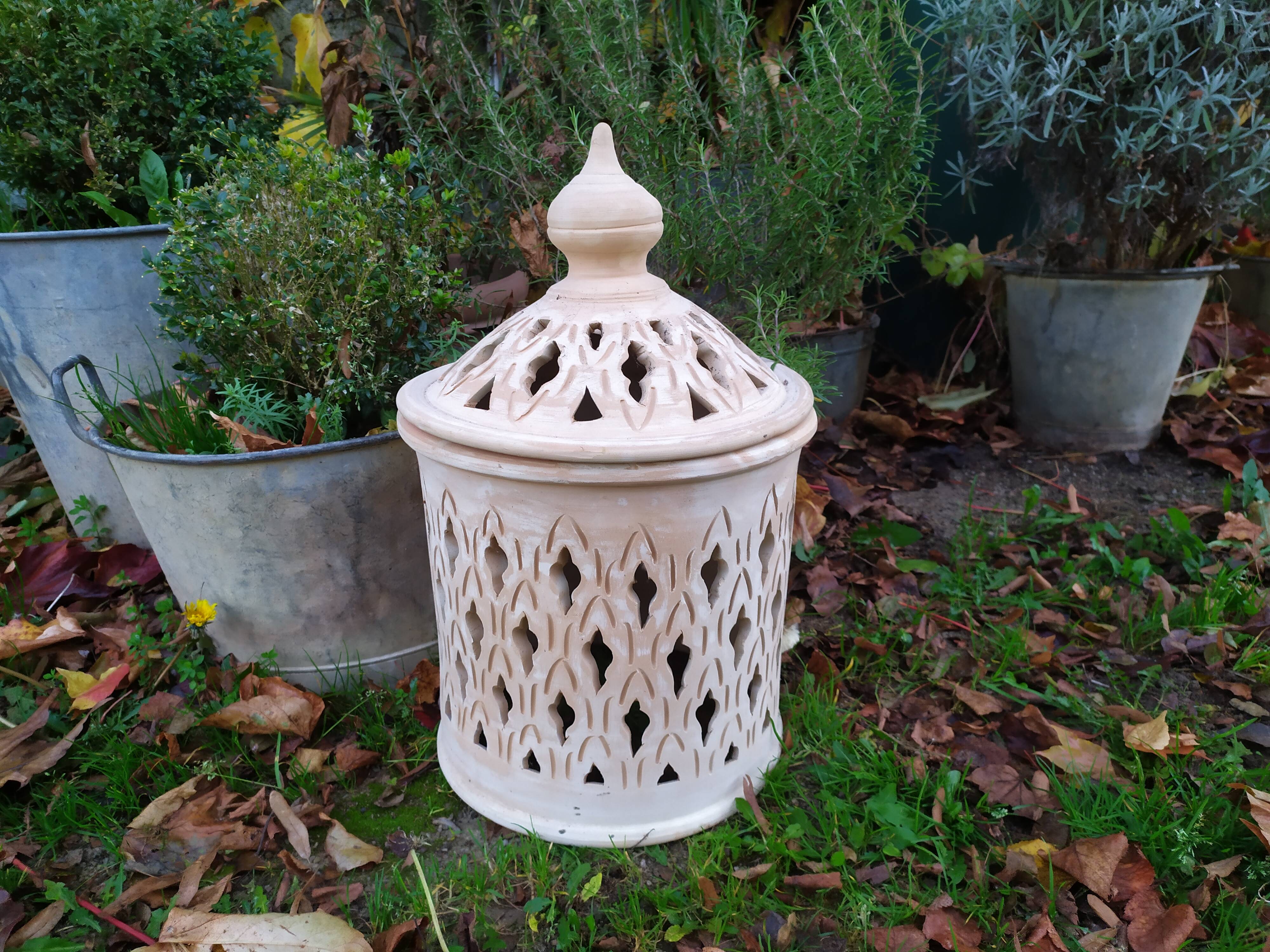 Poterie marocaine , lanterne , terre cuite