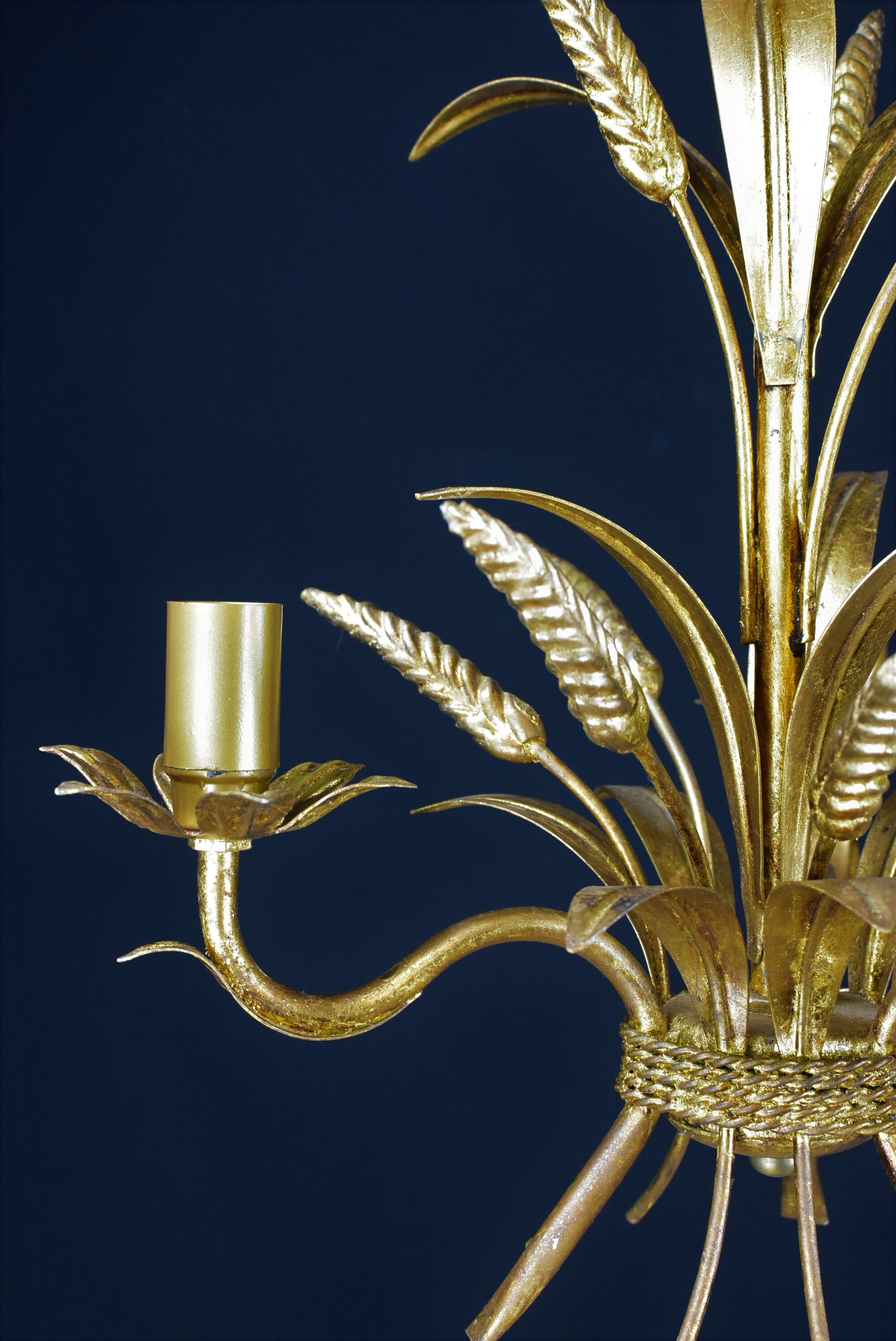 Golden suspension, 3 branches, wheat cob decoration.