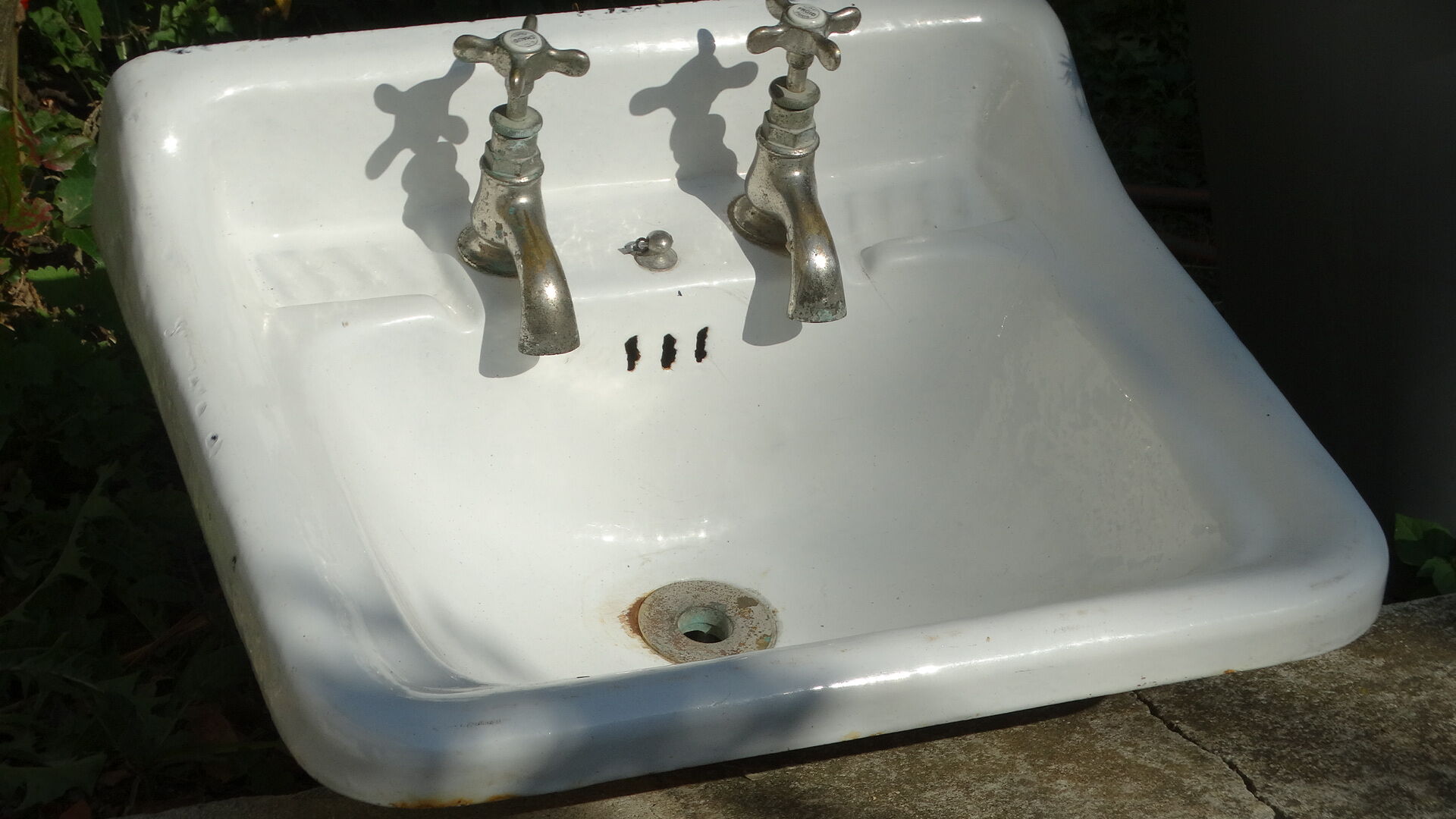 former godin-cast sink Emaillé