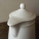 Cafetiere in fire porcelain or white sandstone (P. precious) of Grigny