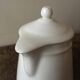 Cafetiere en porcelaine a feu ou grès blanc P. Précieux de Grigny