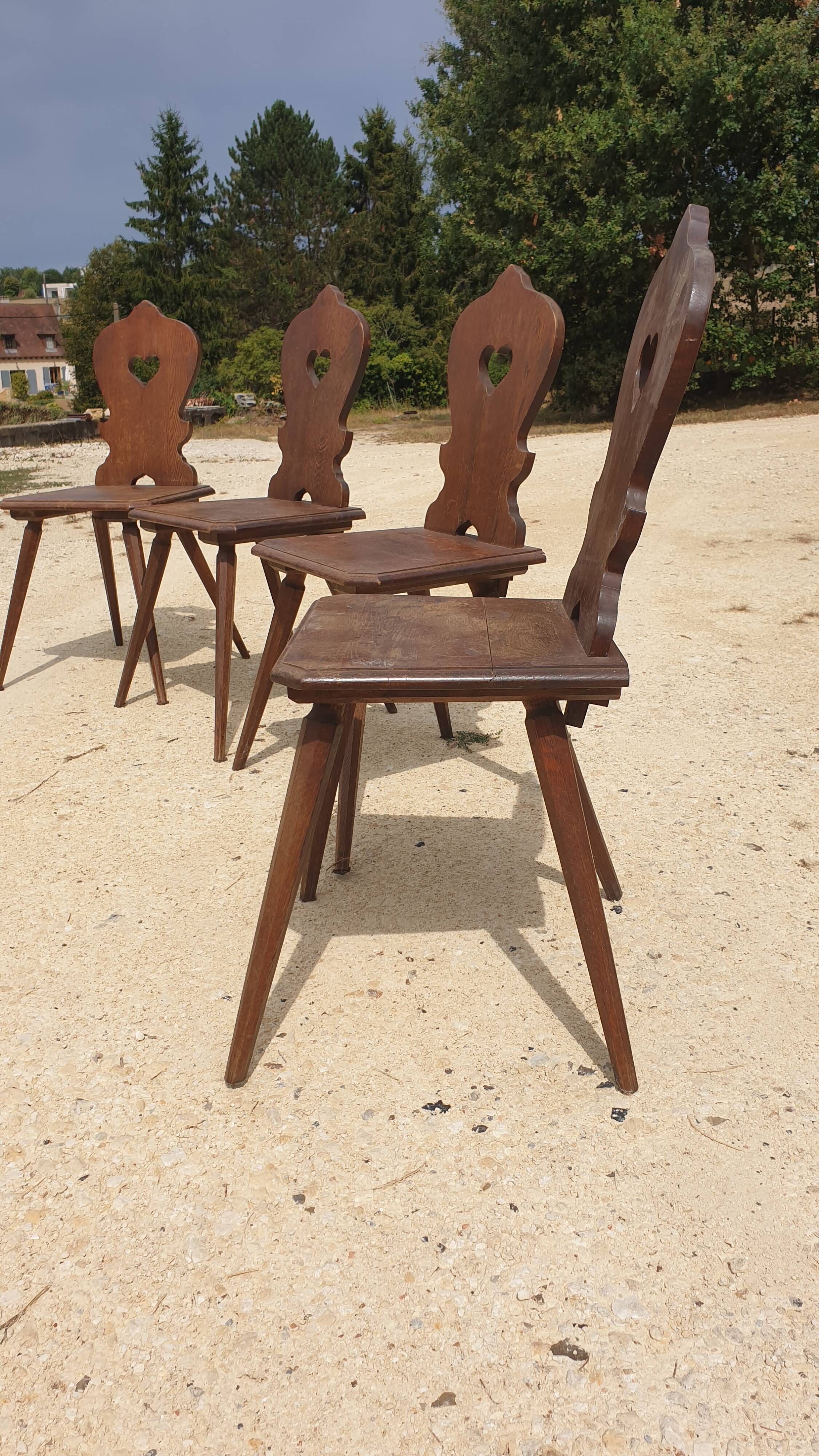 Set of 4 solid oak chairs "Alsatian style" - 20th century