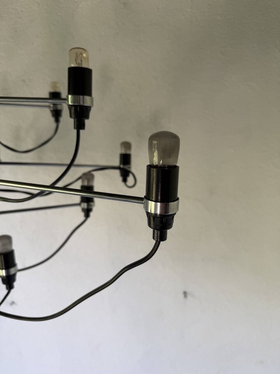 Lustre suspension Gino Sarfatti for Arteluce 30 lights model 2097 from the 1960s.