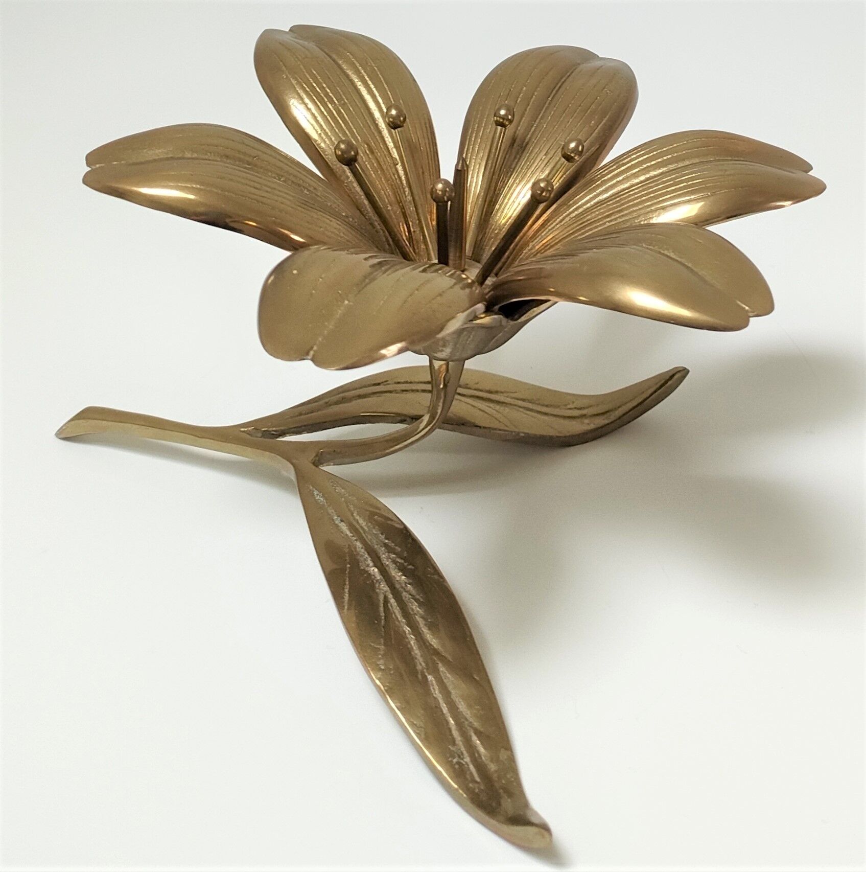 Solid brass flower forming ashtray design 60s/70s