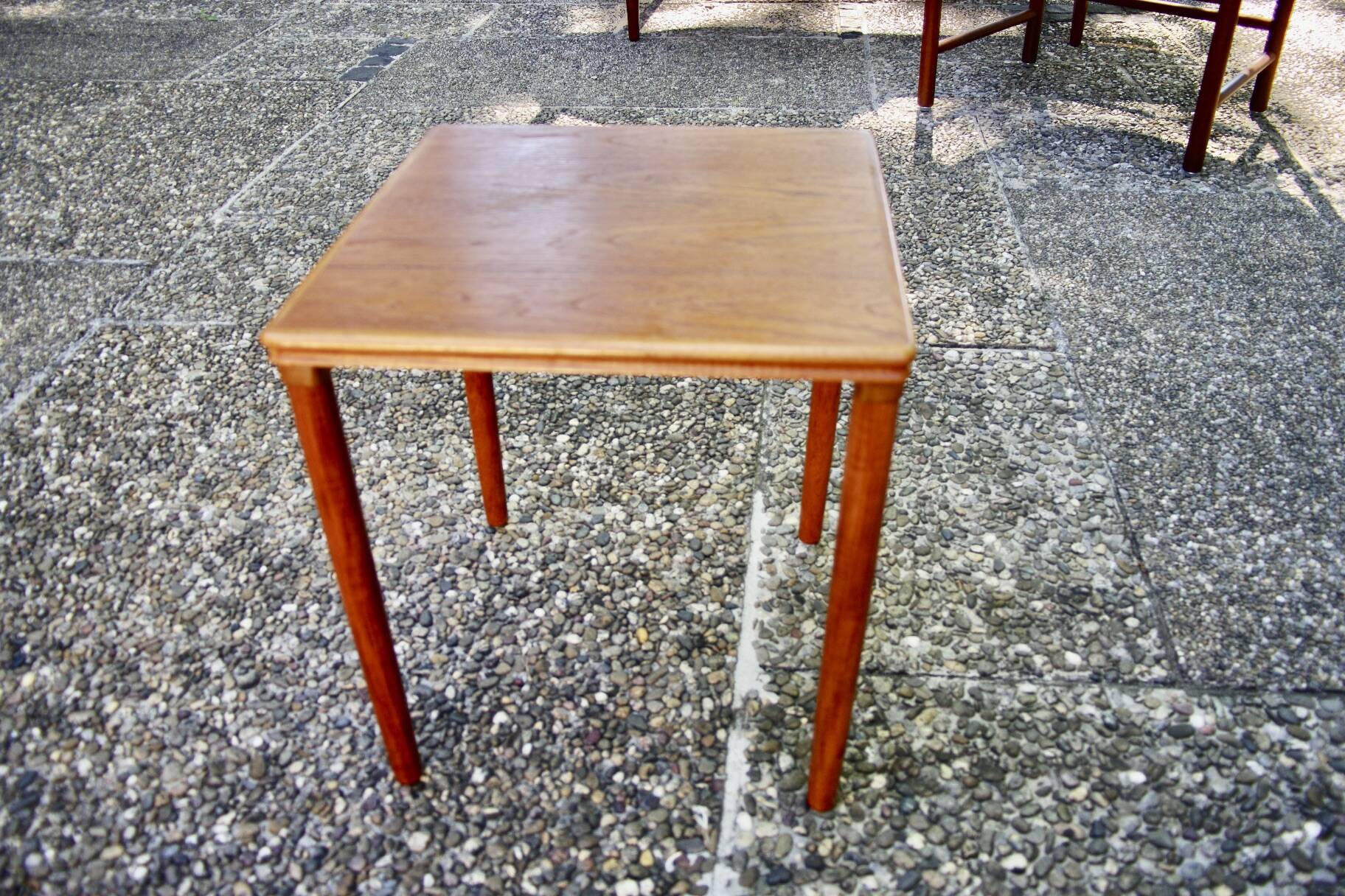 VINTAGE PARTOFTEN TEAK SIDE TABLE FOR MOBELFABRIKKEN DENMARK 1960s