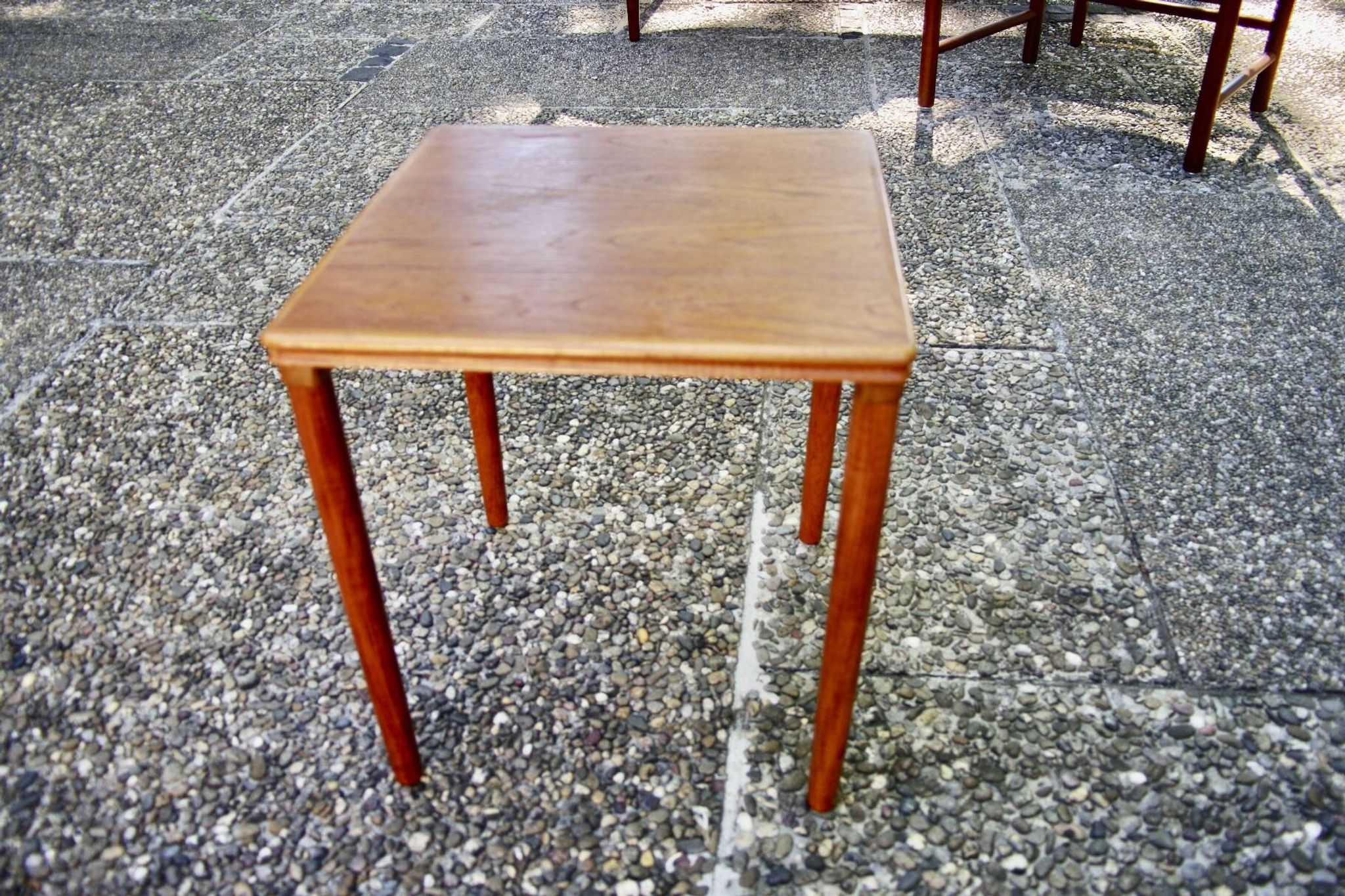 VINTAGE PARTOFTEN TEAK SIDE TABLE FOR MOBELFABRIKKEN DENMARK 1960s