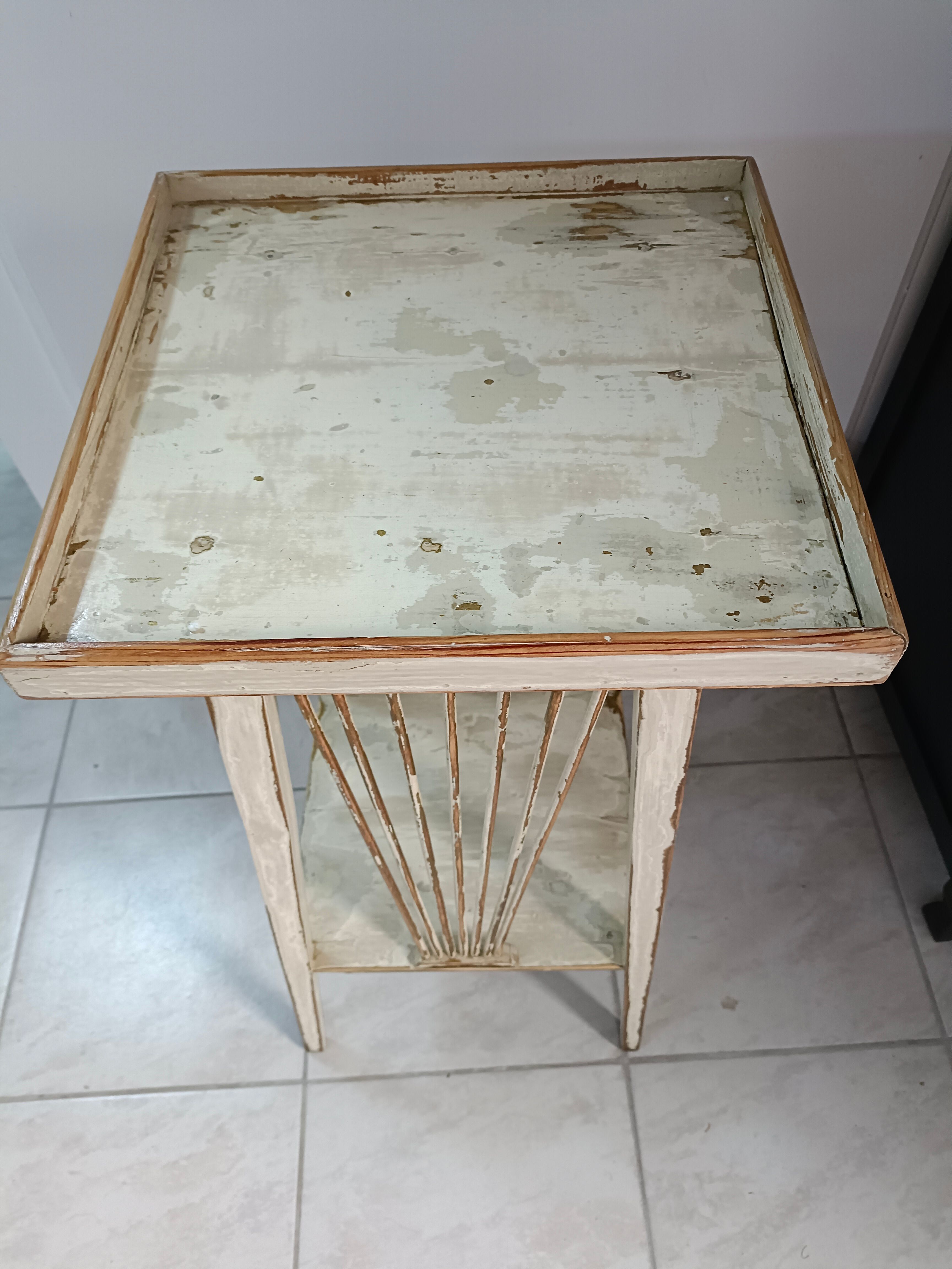 Side table door door vintage plant 50s in good condition
