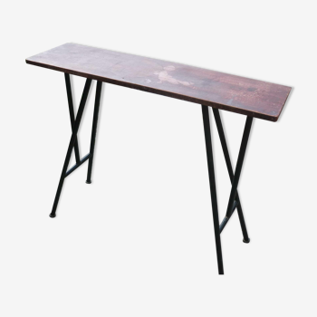 Table haute d’atelier selette plateau en bois et tubes en métal