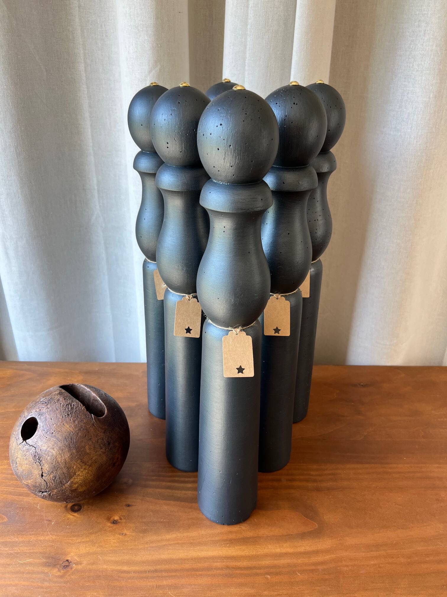 Jeu de 6 quilles vintage en bois avec boule