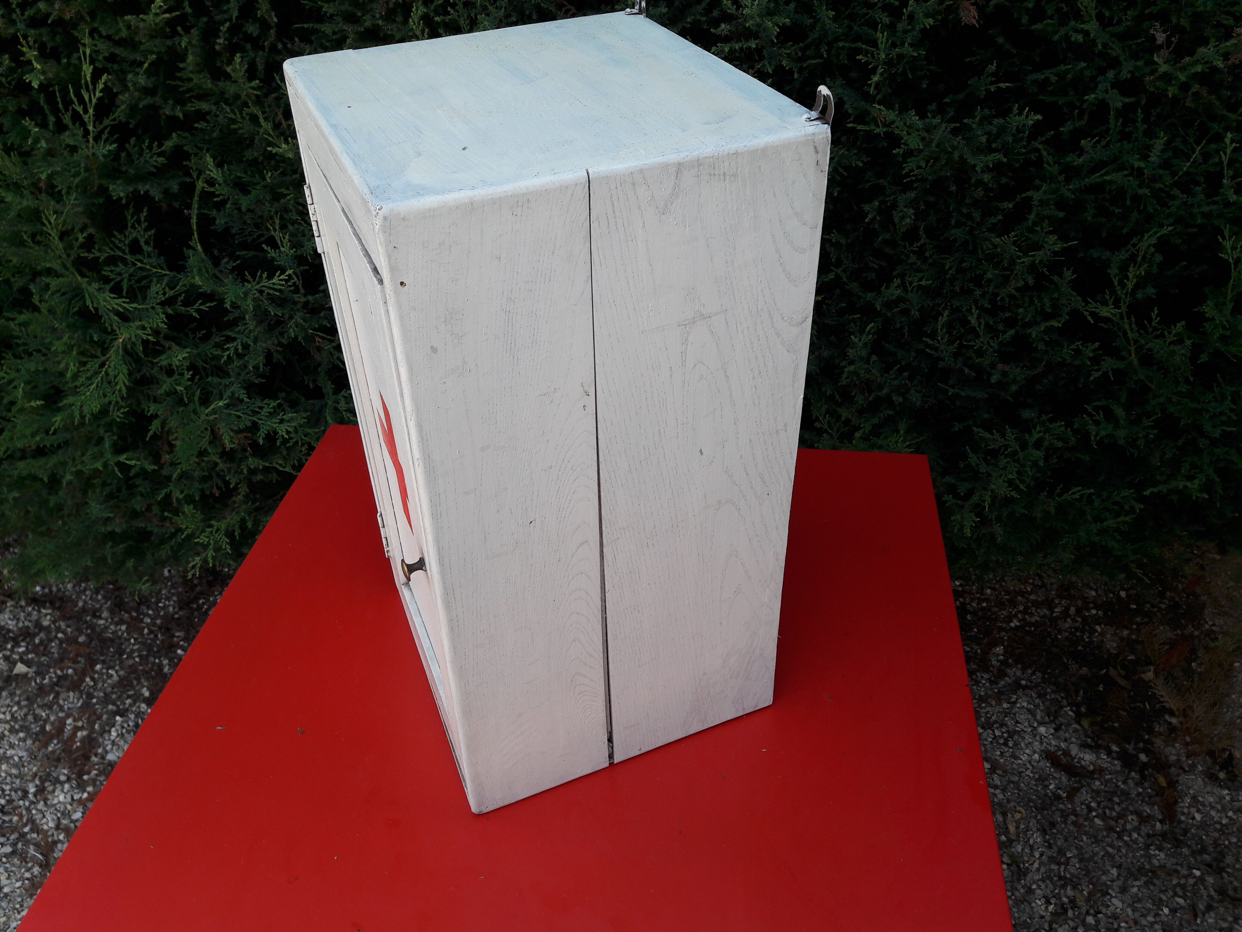 Armoire a pharmacie en bois