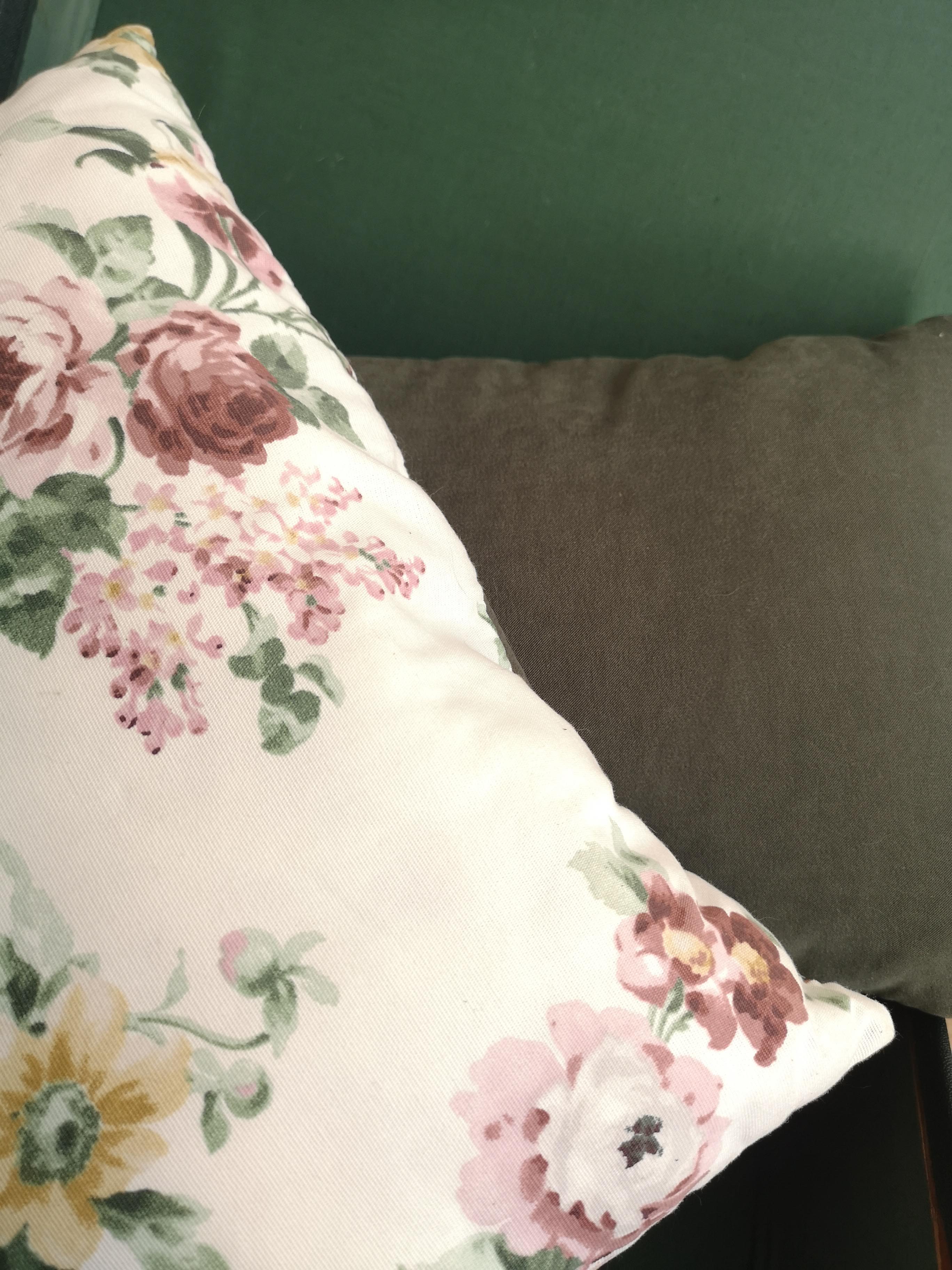 Floral cushions