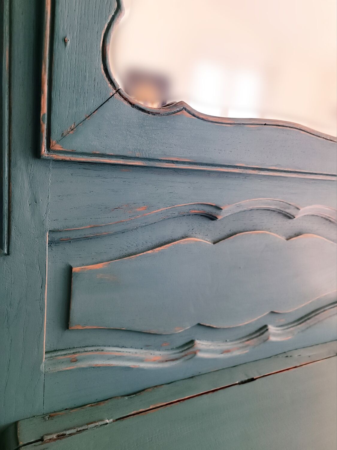 Vintage entrance cloakroom