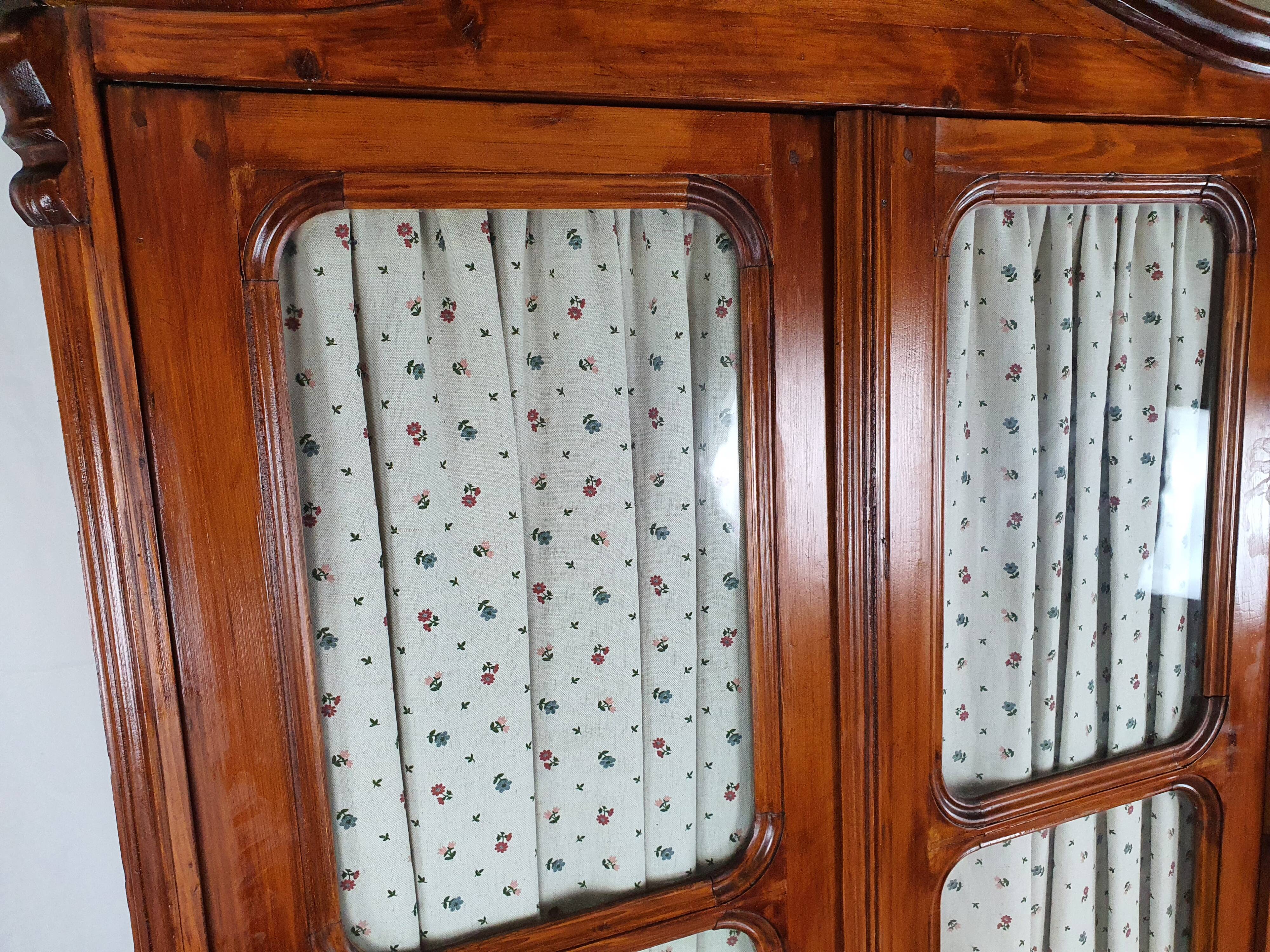 Rustic Wardrobe in Fir with Curtains