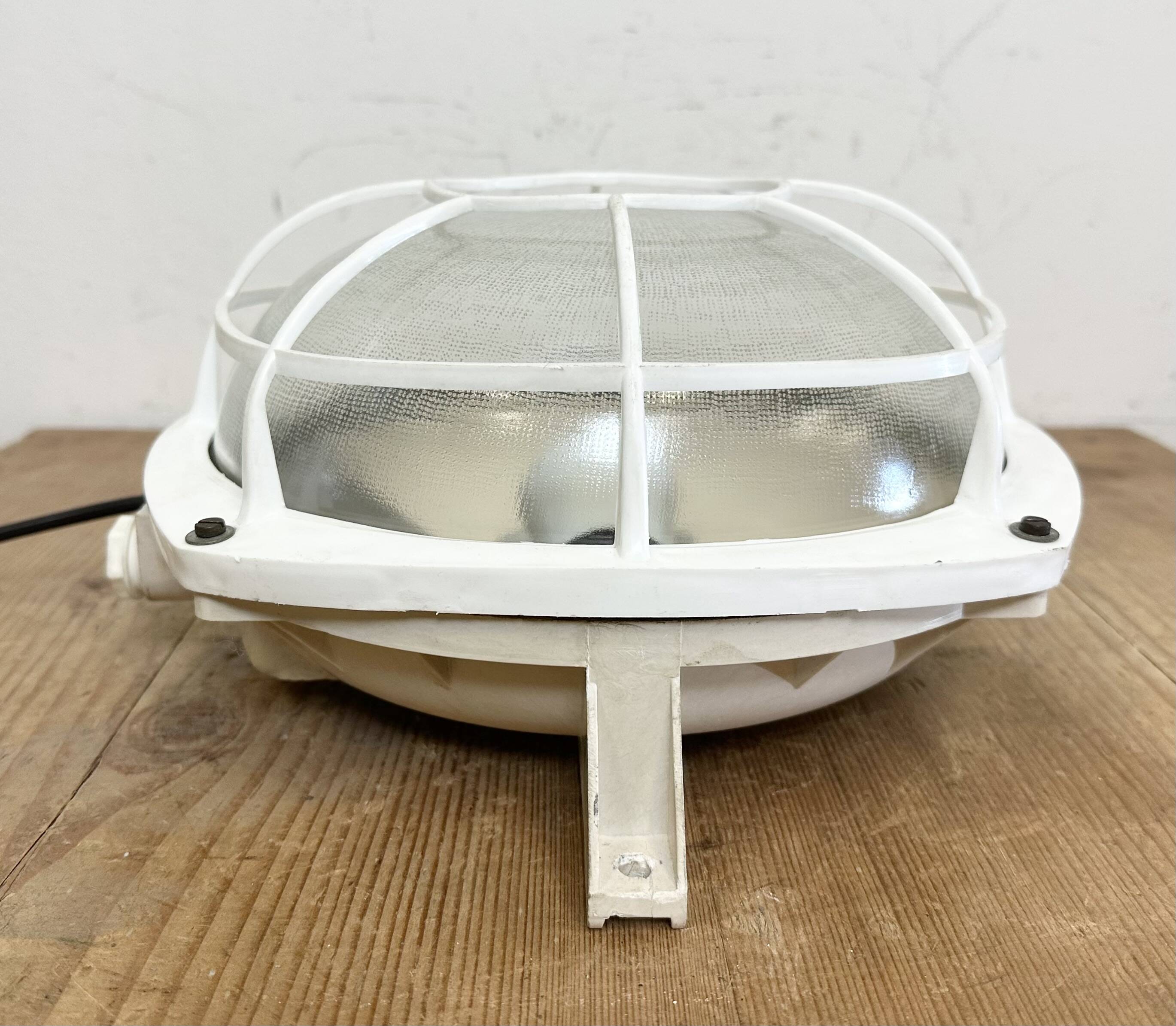 Applique ou Plafonnier Industriel en Bakélite d'Elektrosvit, 1980s