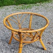 Table basse ronde en rotin plateau en verre des années 70