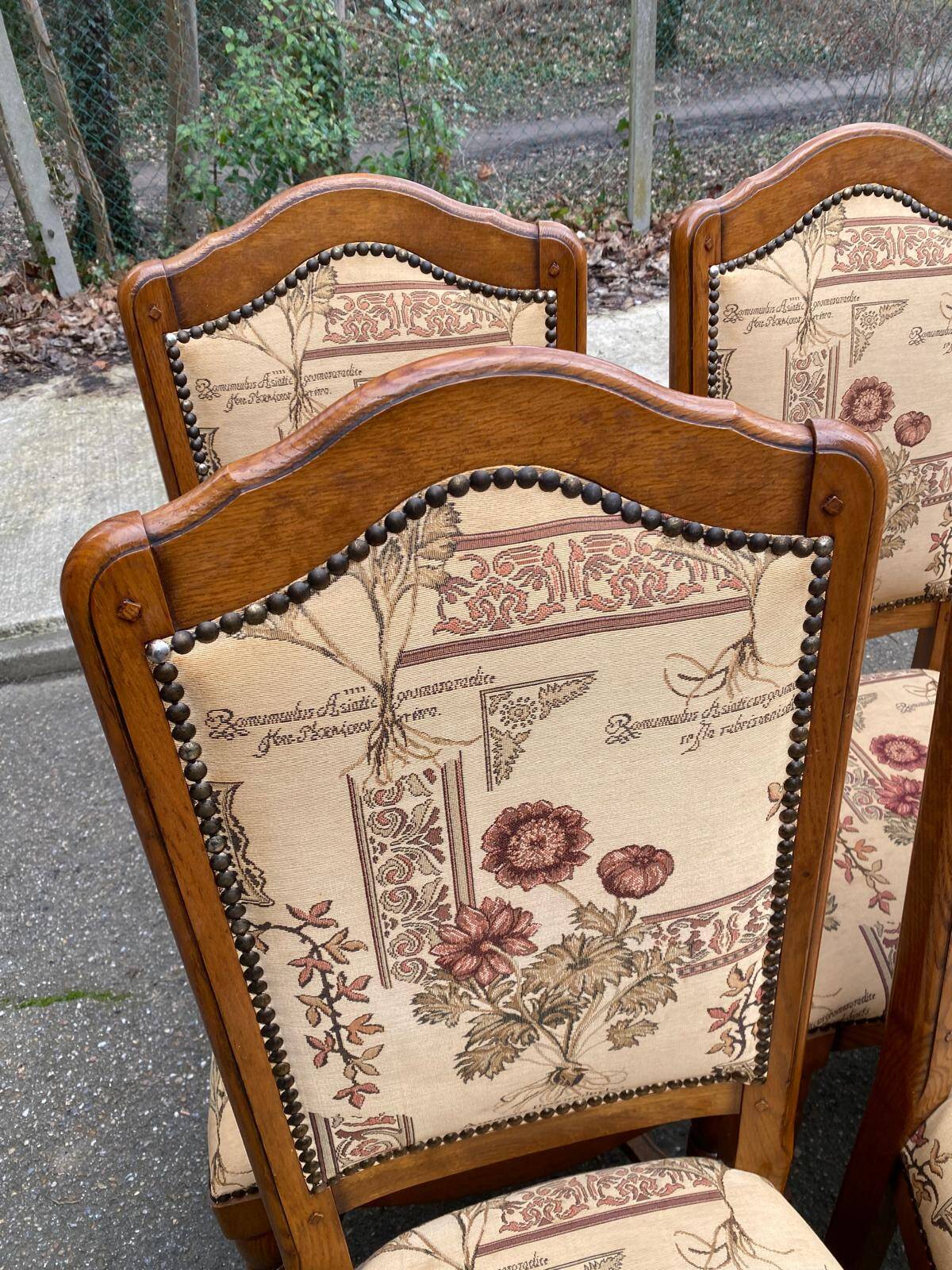 6 Louis XIII chairs in solid wood with floral fabric from the 20th century.