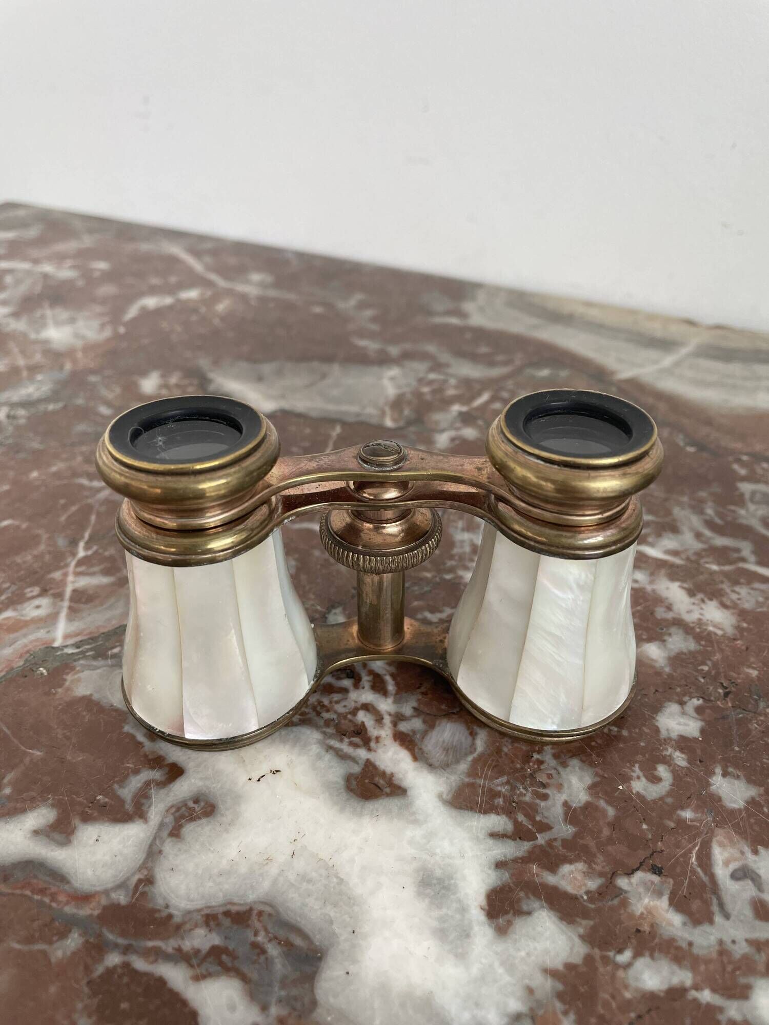 Pair of binoculars, theater, opera, mother-of-pearl, gilded brass, early twentieth century, curiosity object, showcase