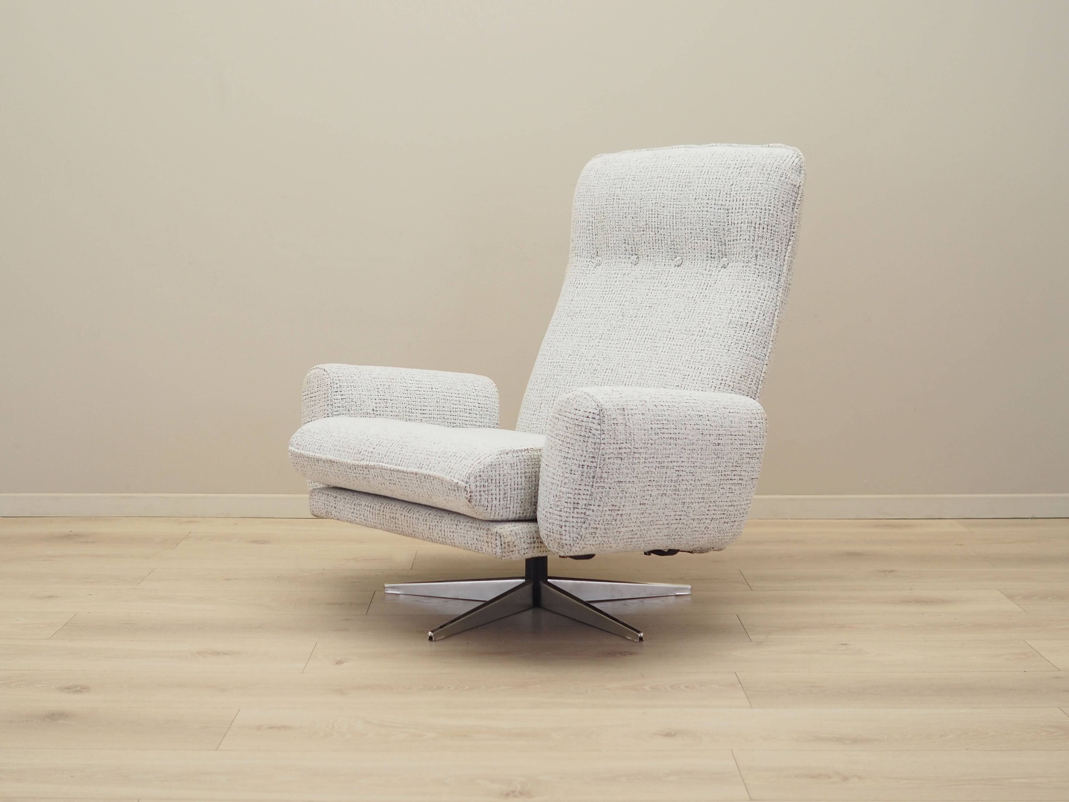 Chaise pivotante, design italien, années 1970, production : Italie
