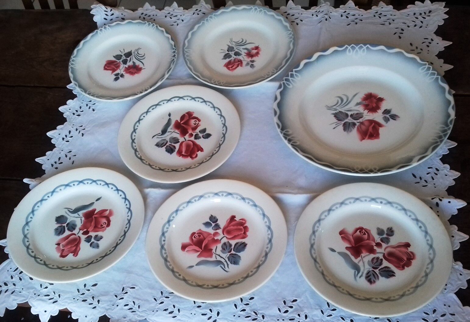 6 flat plates and a round dish digoin sarreguemines Marinette Cannes
