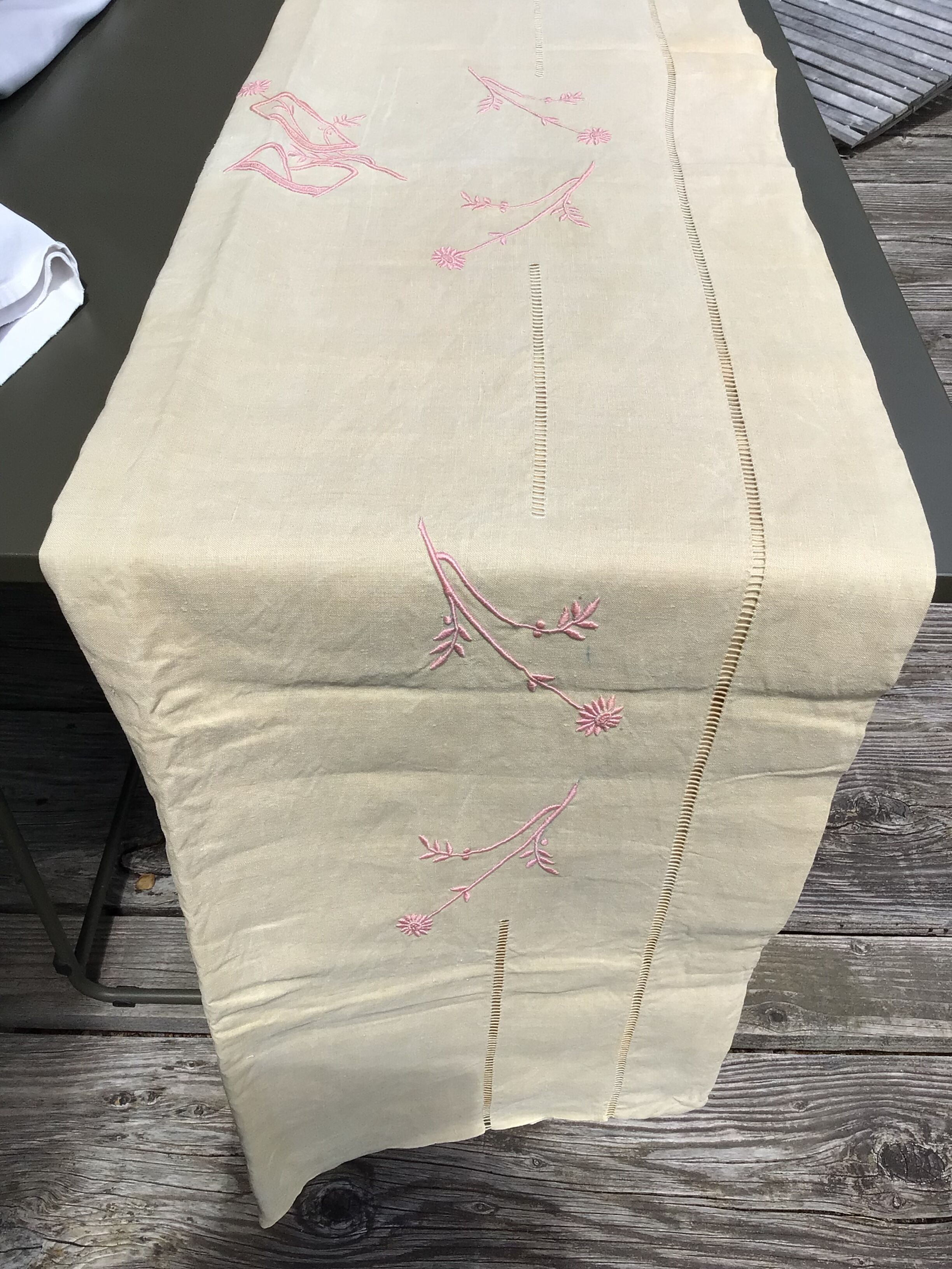 Sheet 2 places linen new embroidered BD pink dark beige canvas