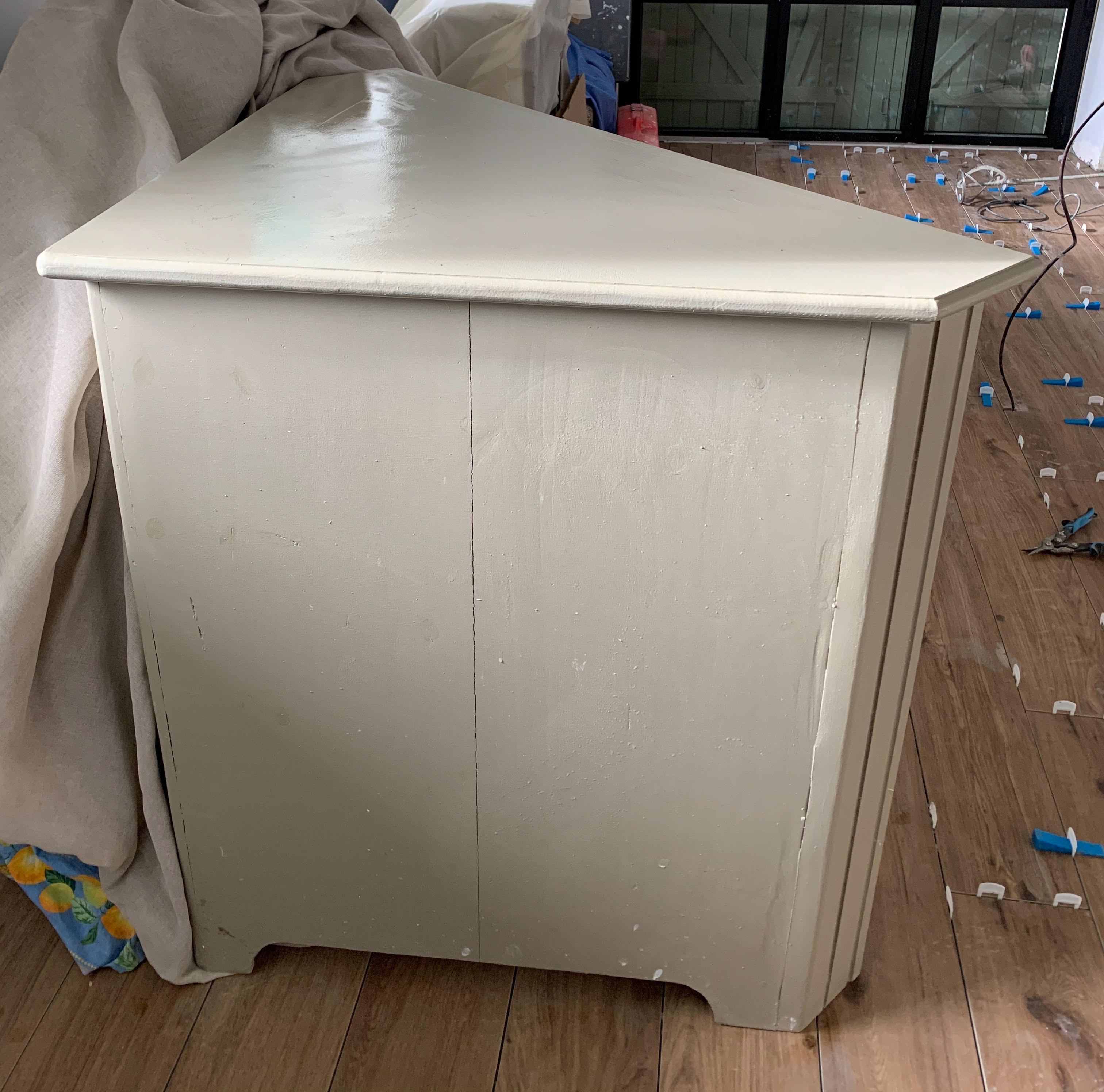 Old painted notch