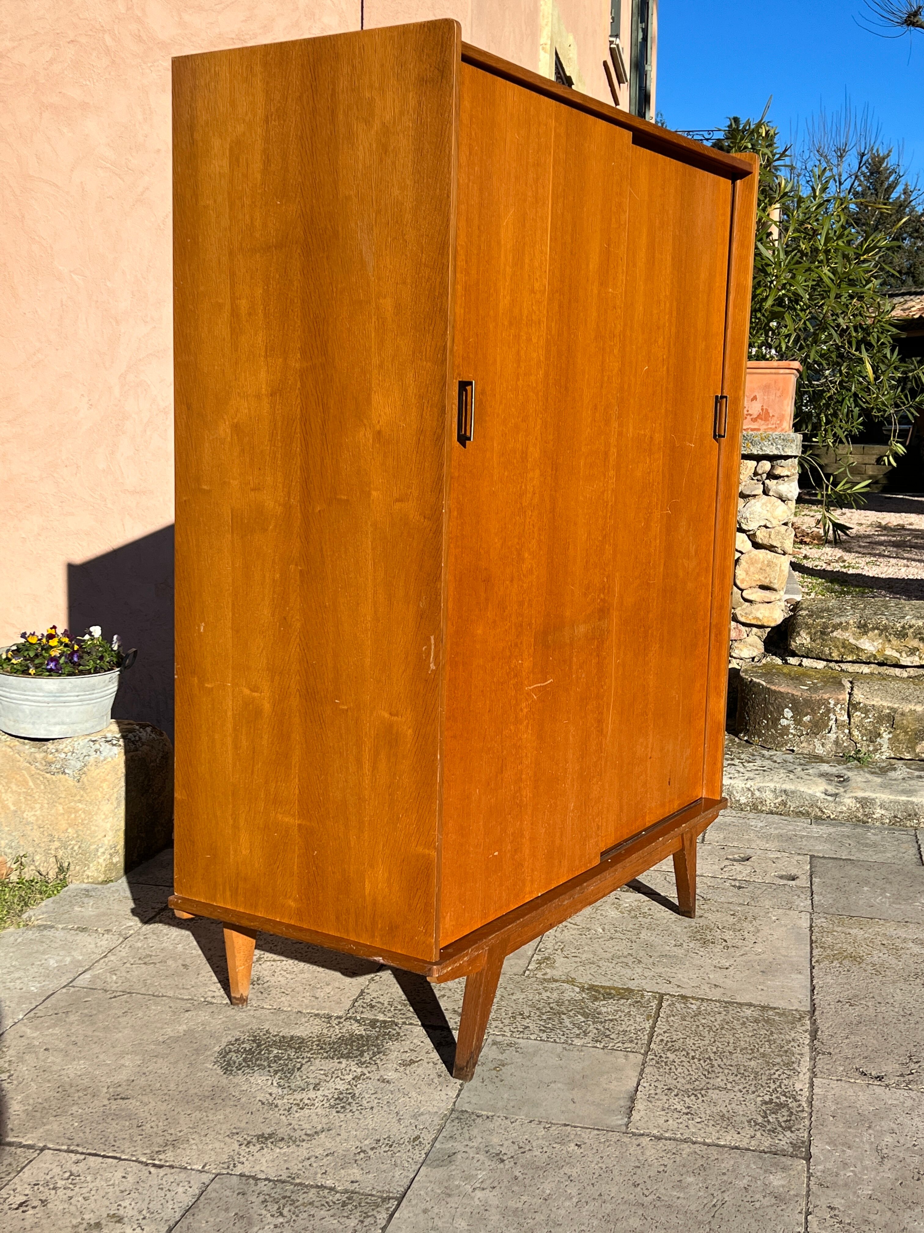 Wardrobe vintage year 1961