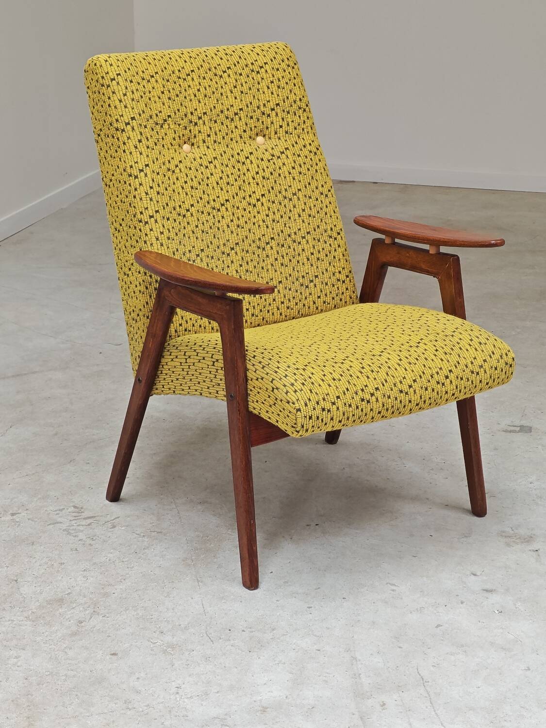 Pair of Yellow armchairs by Jaroslav Smidek for Ton (Thonet) Expo 58